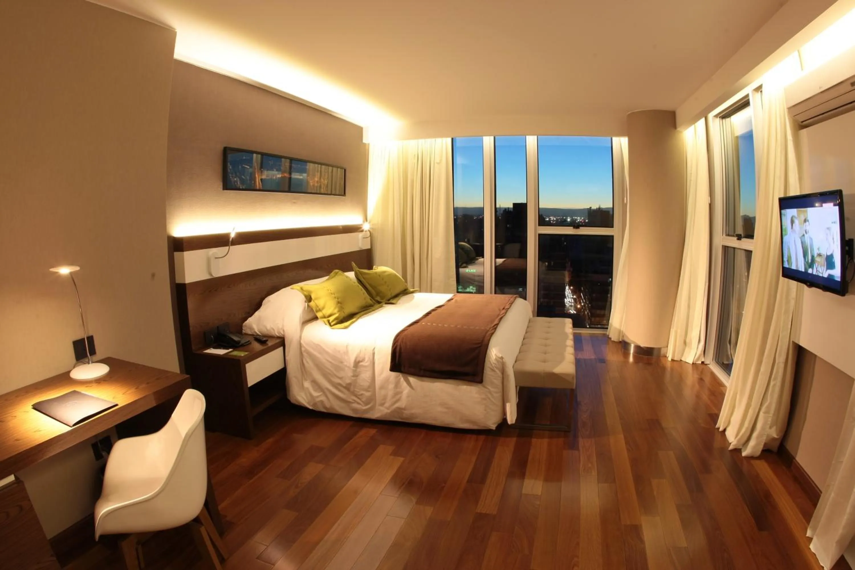 Photo of the whole room, Bed in Yrigoyen 111 Hotel