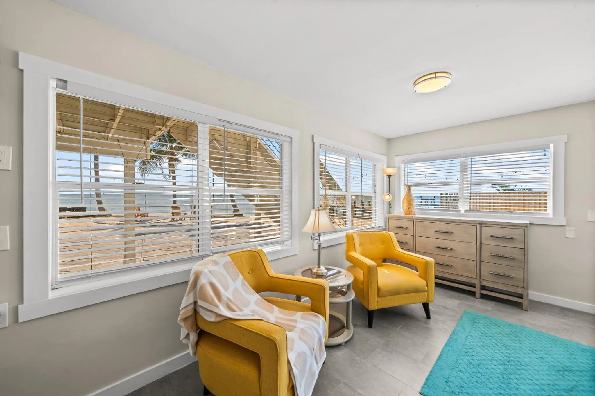 Seating area, Bed in The Banana River Resort