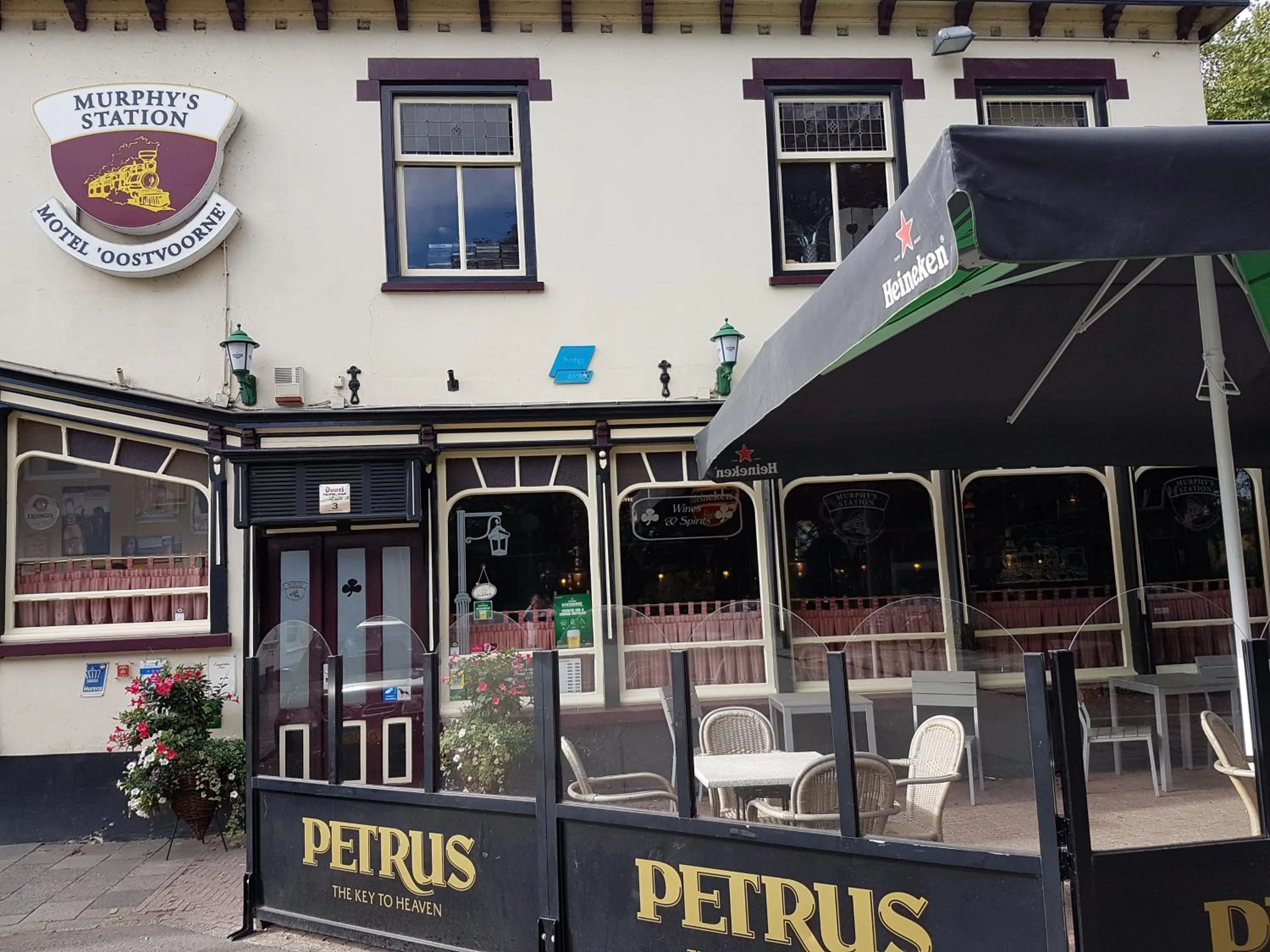 Facade/entrance in Motel Oostvoorne