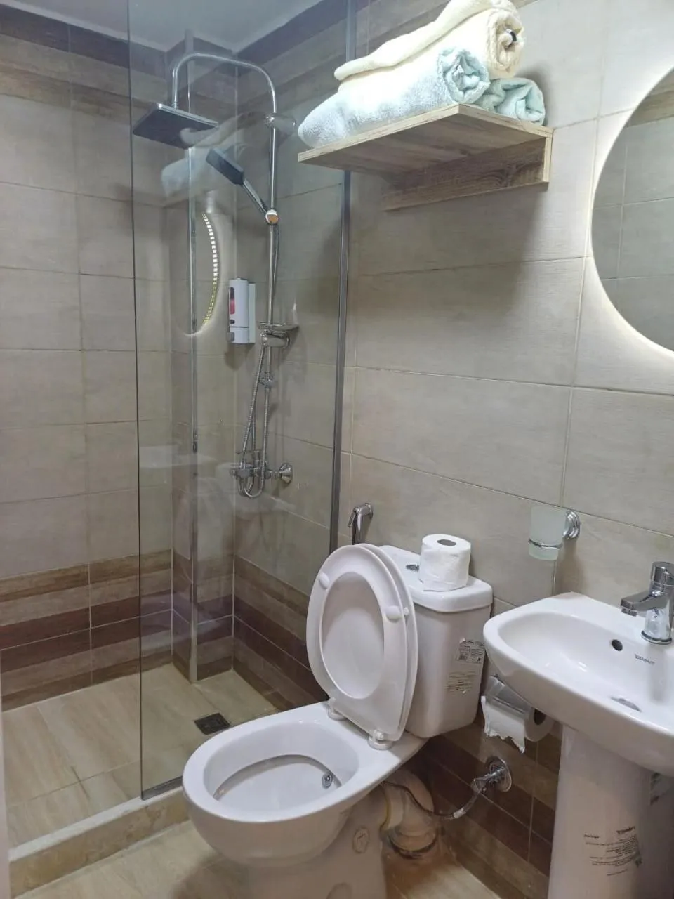 Shower in Cairo Hub