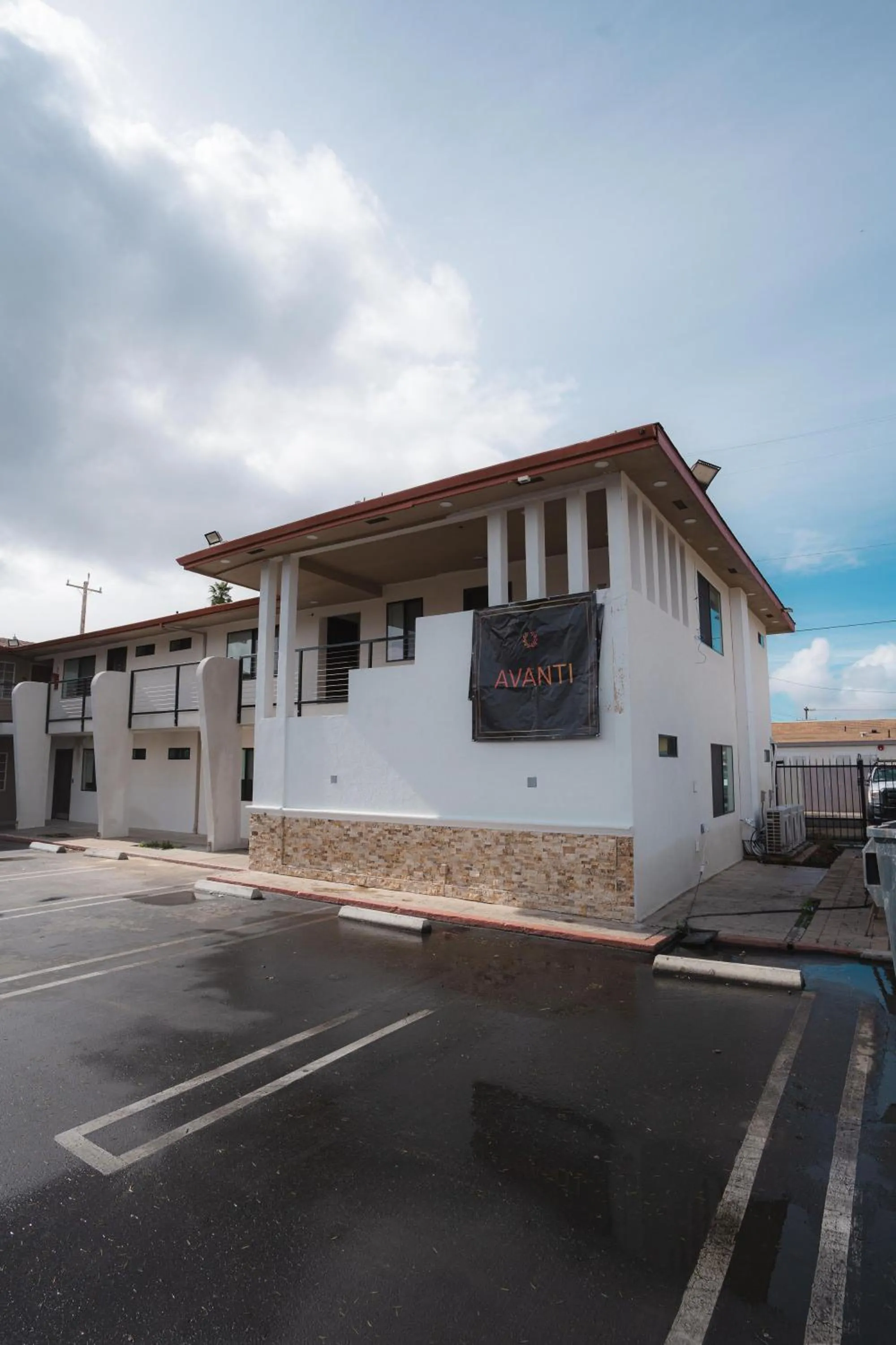 Property building in Avanti