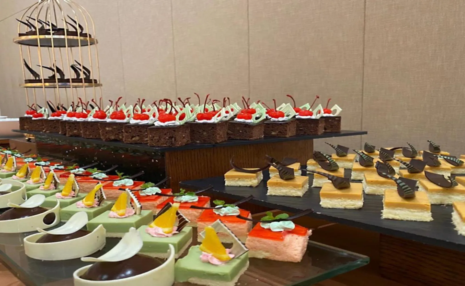 Restaurant/places to eat in Mandala Apartment & Resort Chambay, Mui Ne - By B4B & S3