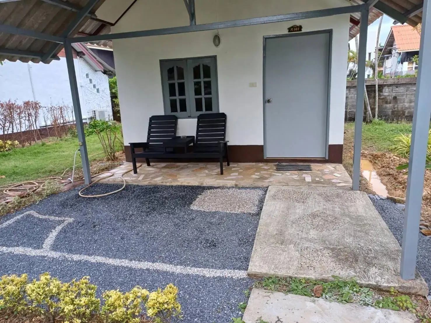 Property building in Lanta Mermaid Resort Property building in Lanta Mermaid Resort