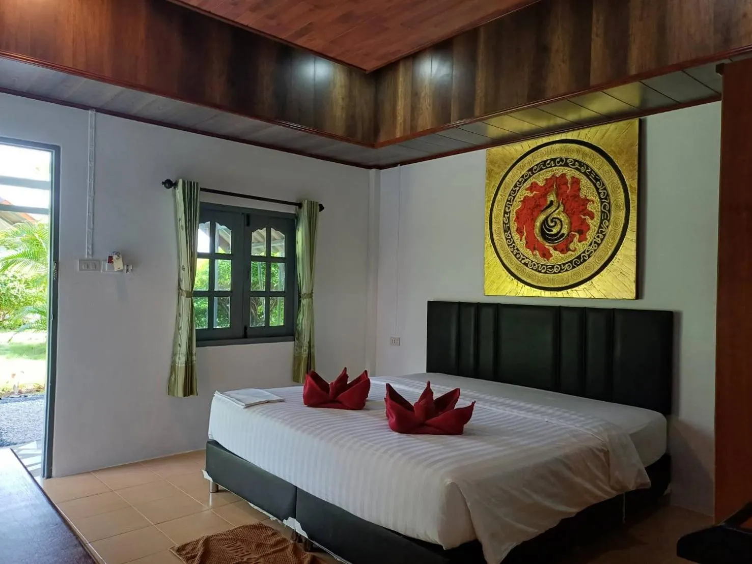 Bedroom, Bed in Lanta Mermaid Resort