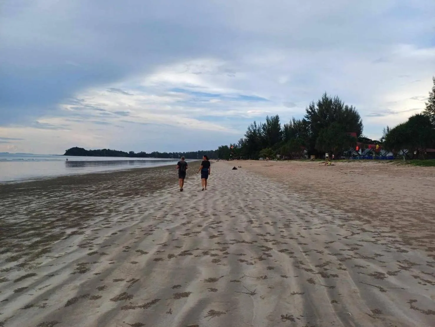 Beach in Lanta Mermaid Resort