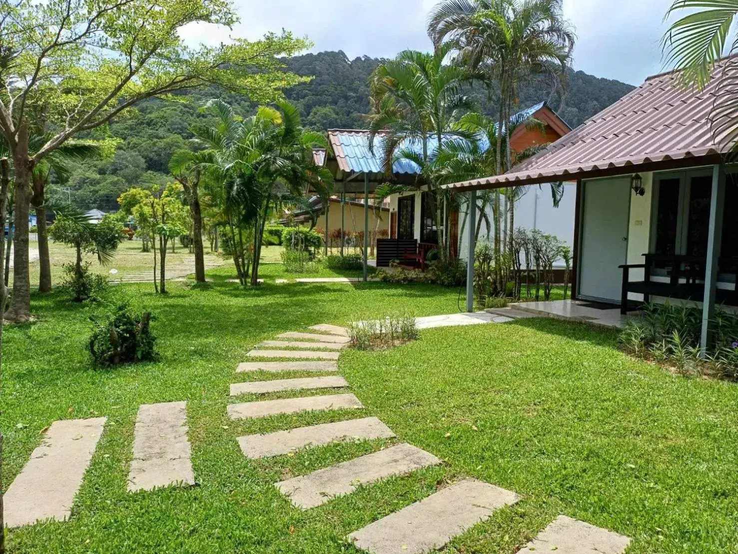 Property building in Lanta Mermaid Resort Property building in Lanta Mermaid Resort