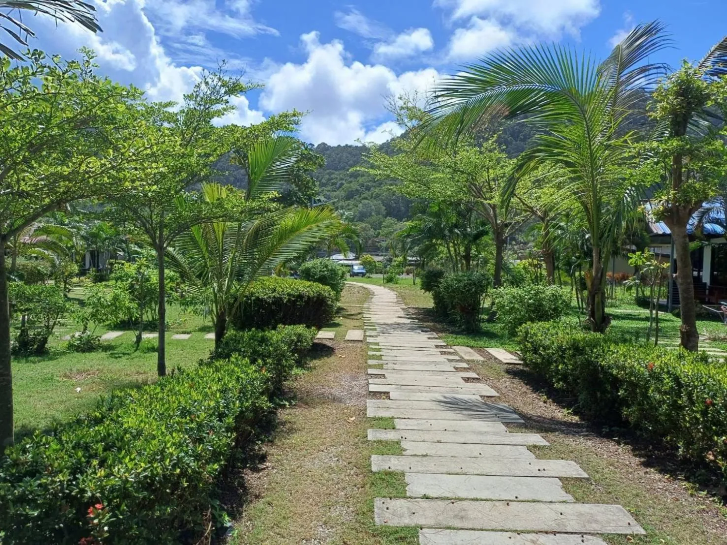 Day in Lanta Mermaid Resort