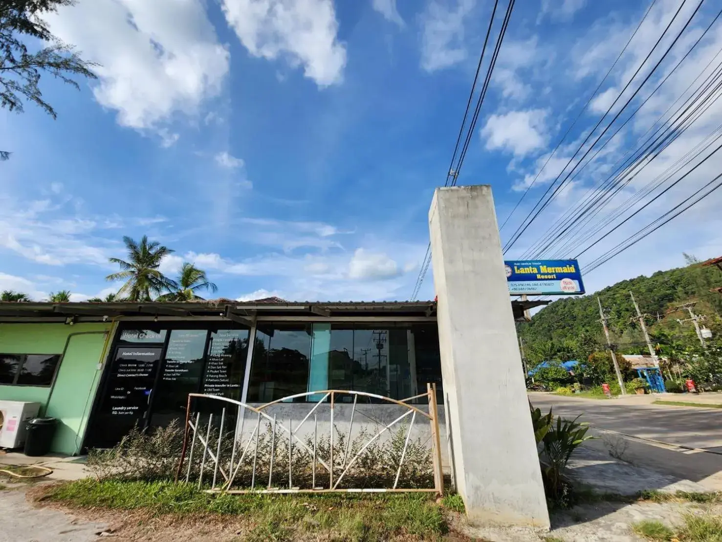 Lobby or reception in Lanta Mermaid Resort Lobby or reception in Lanta Mermaid Resort