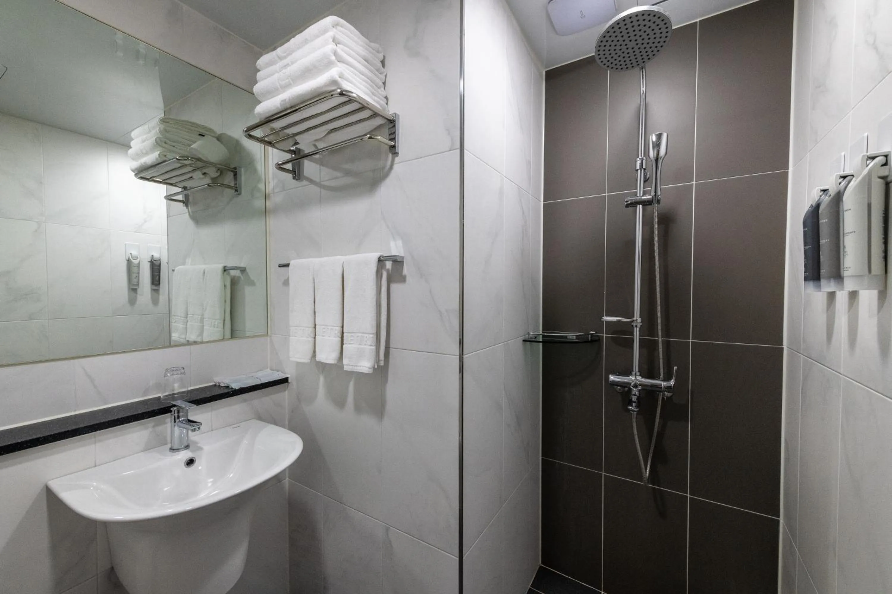 The Triny Urban Suites