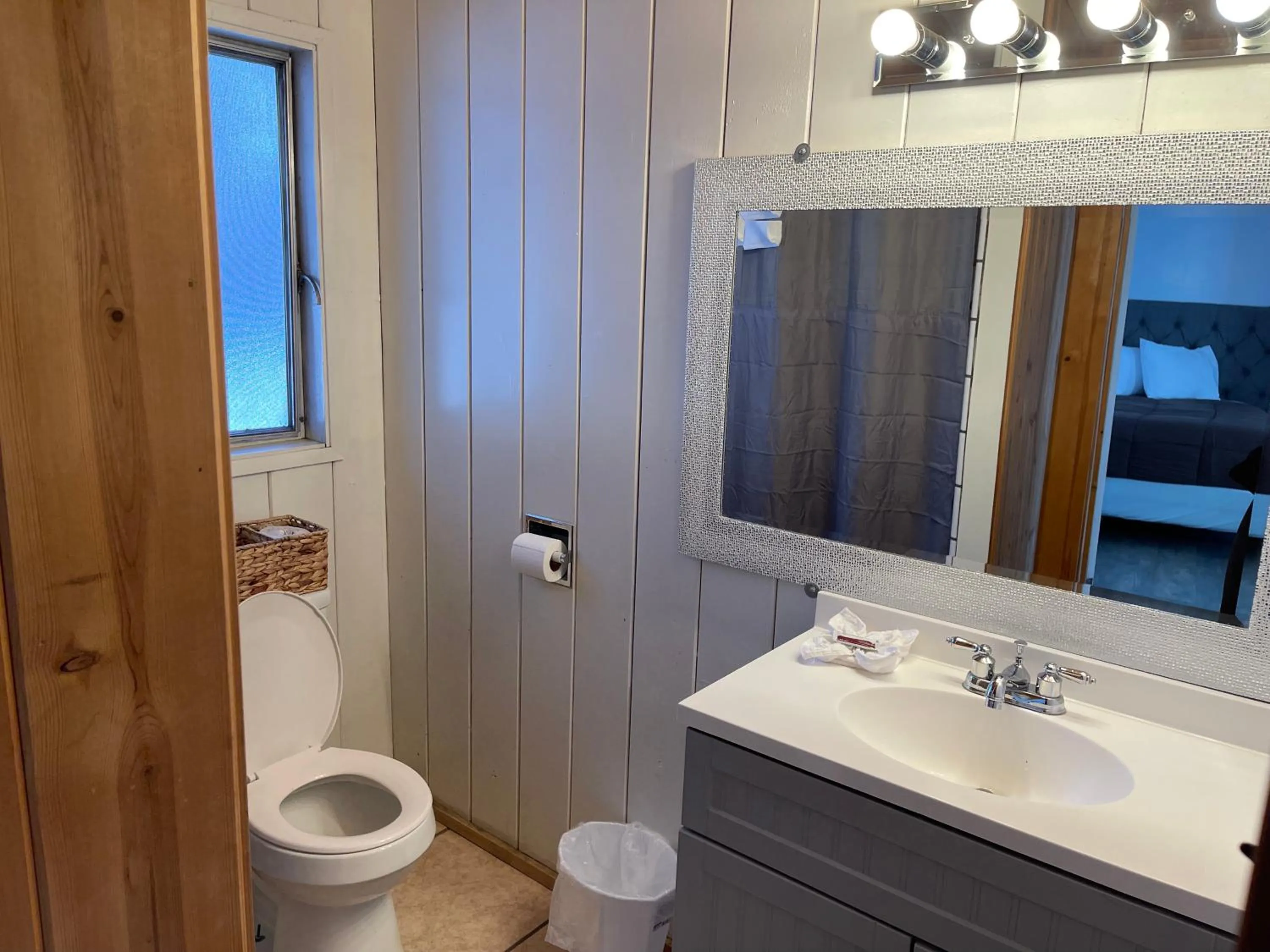 Bathroom in Snow Bear Lodge