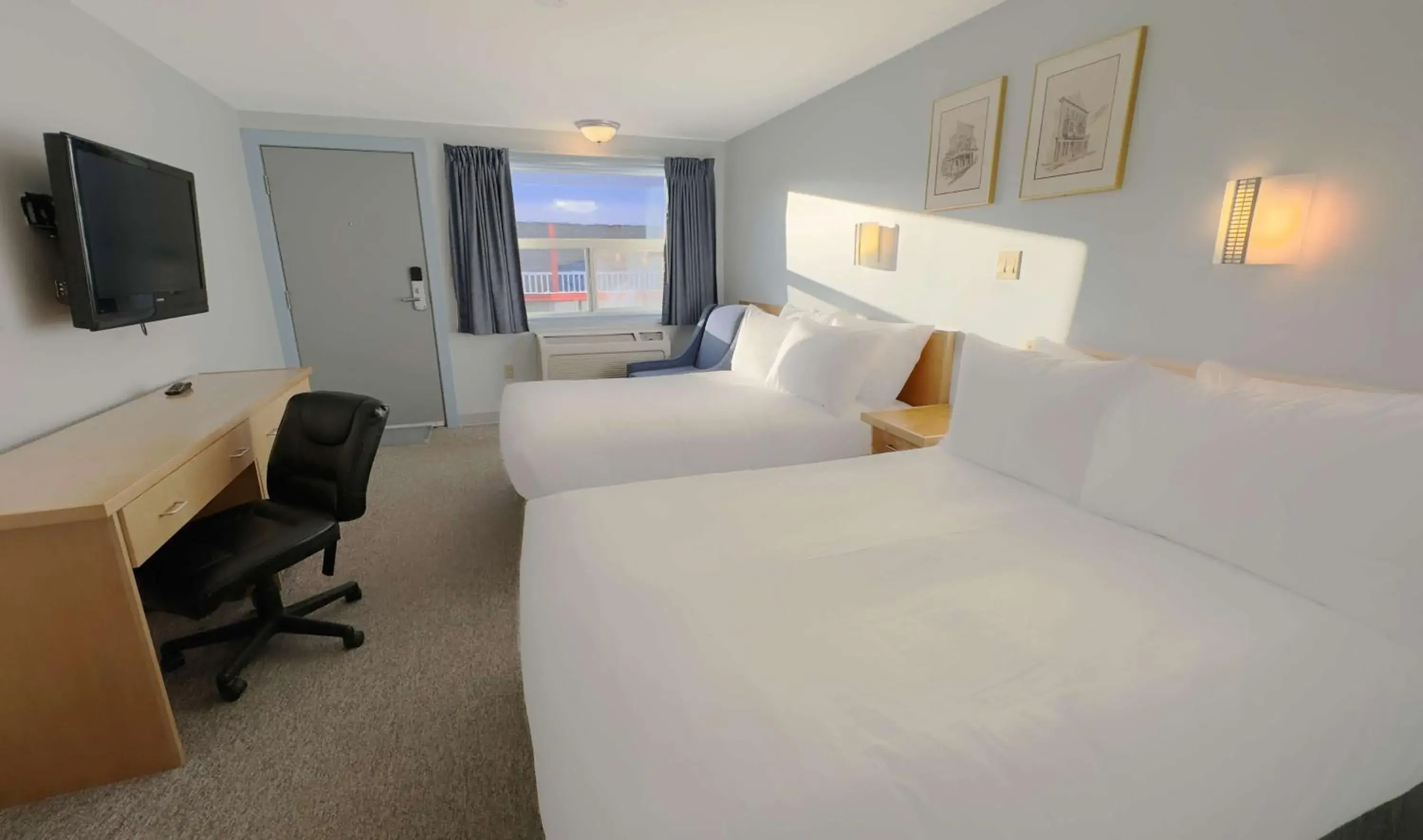 Bedroom, Bed in Eldorado, a Coast Hotel Bedroom, Bed in Eldorado, a Coast Hotel