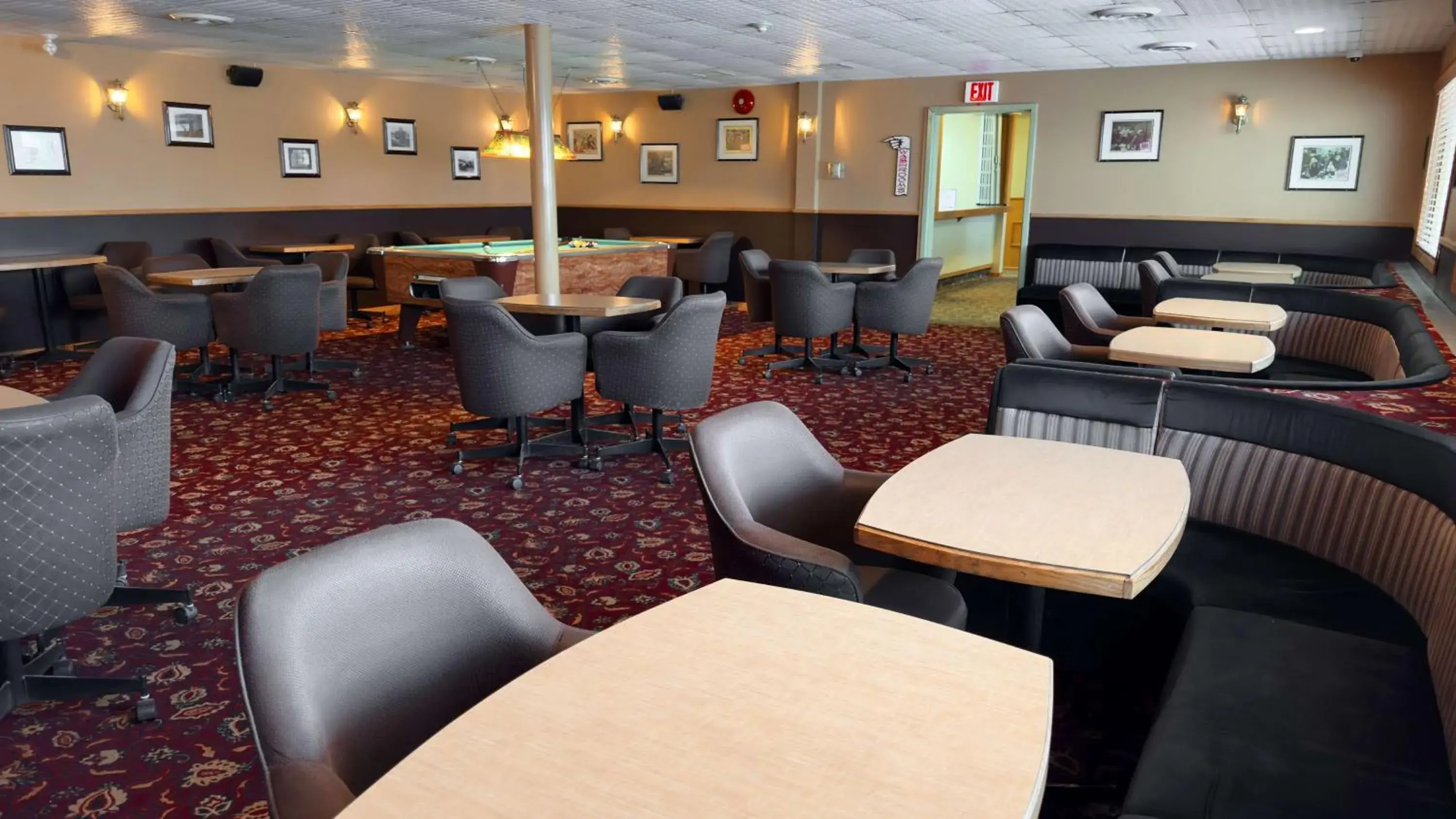 Lounge or bar in Eldorado, a Coast Hotel Lounge or bar in Eldorado, a Coast Hotel