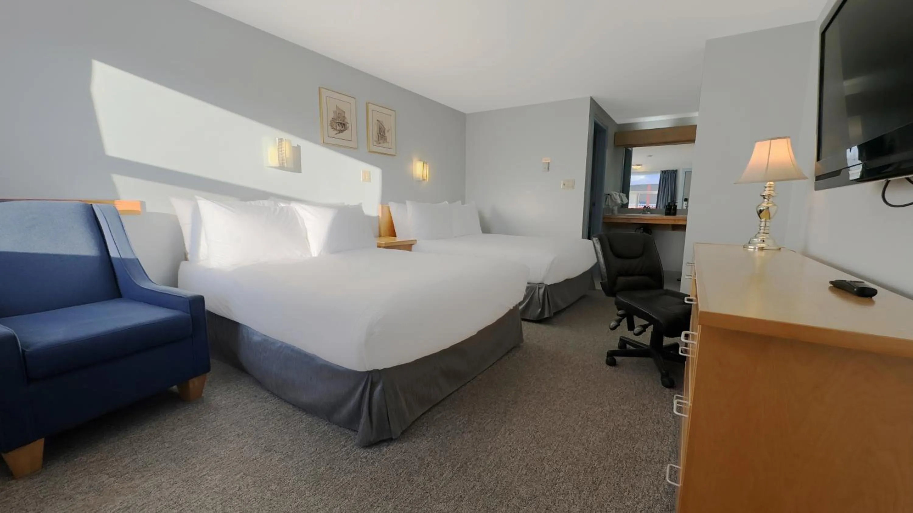 Bed in Eldorado, a Coast Hotel