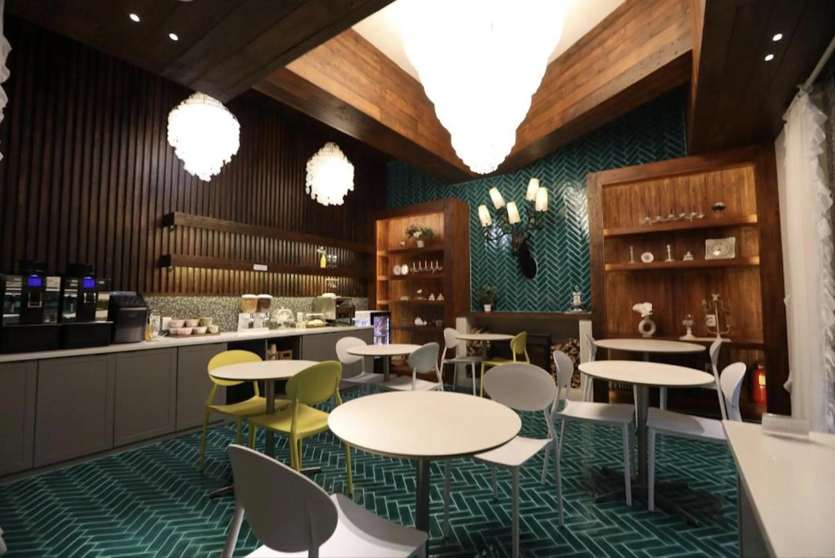 February Hotel SeongSeo