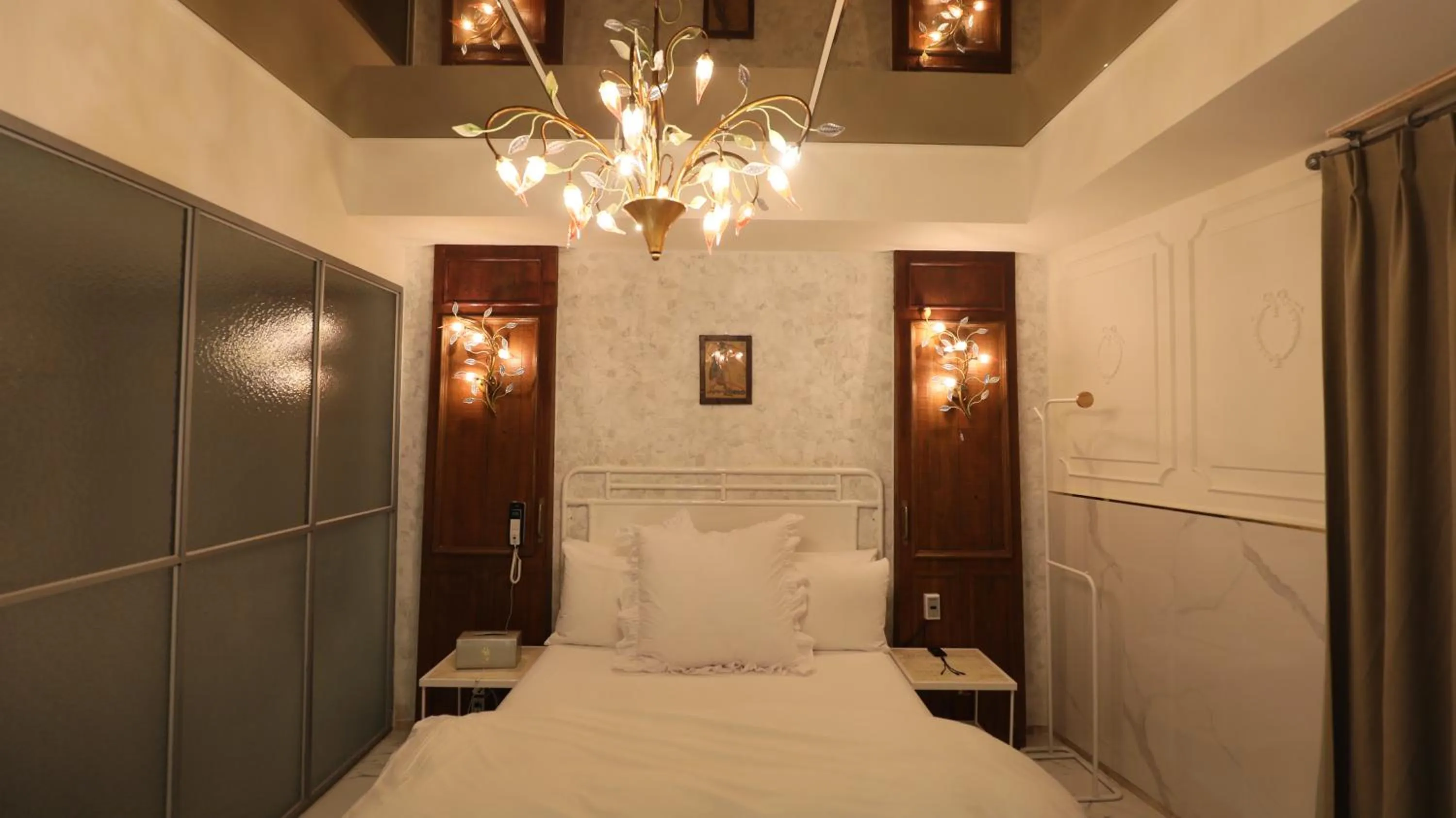 Bed in February Hotel SeongSeo