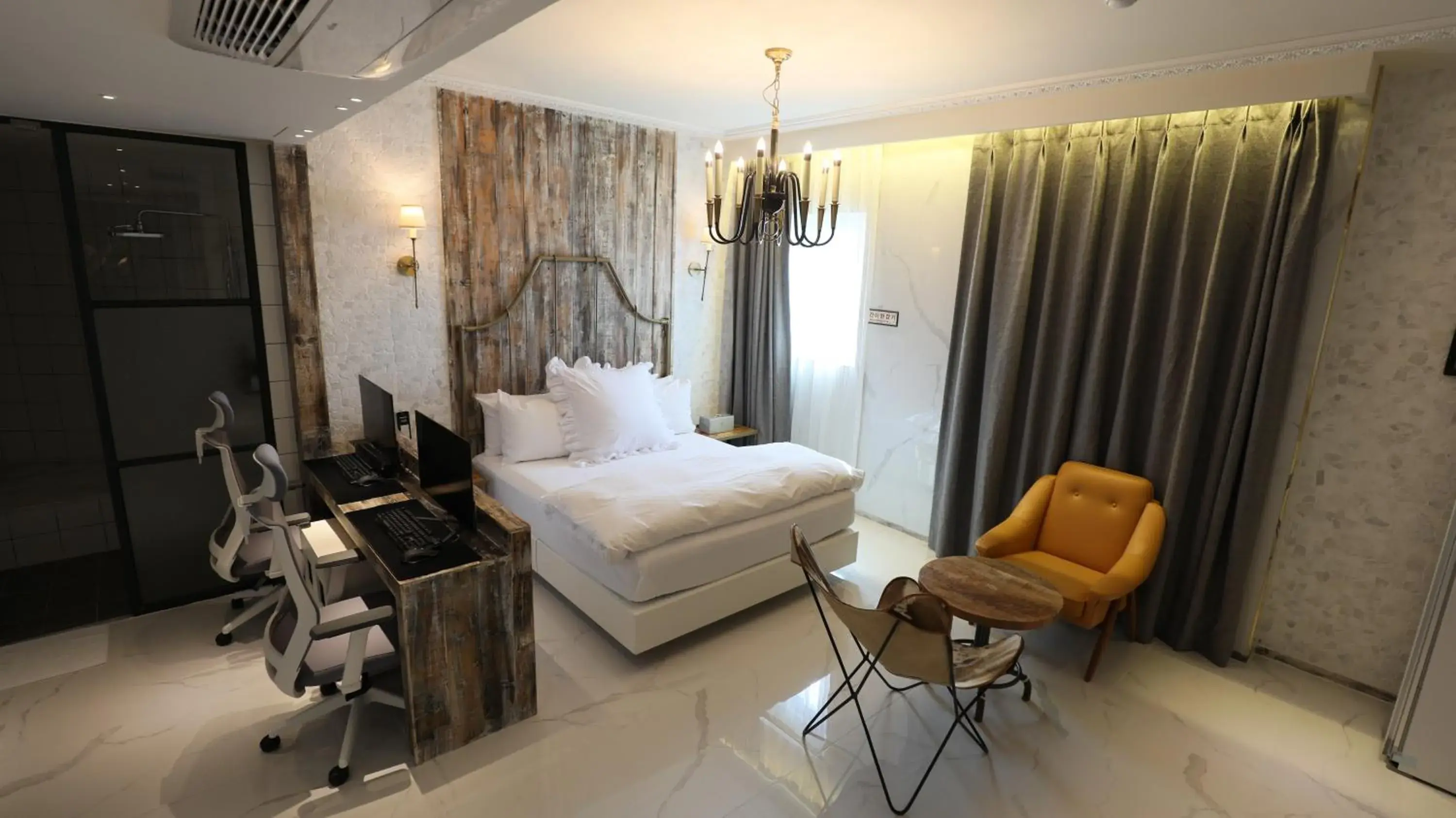 Bed in February Hotel SeongSeo Bed in February Hotel SeongSeo