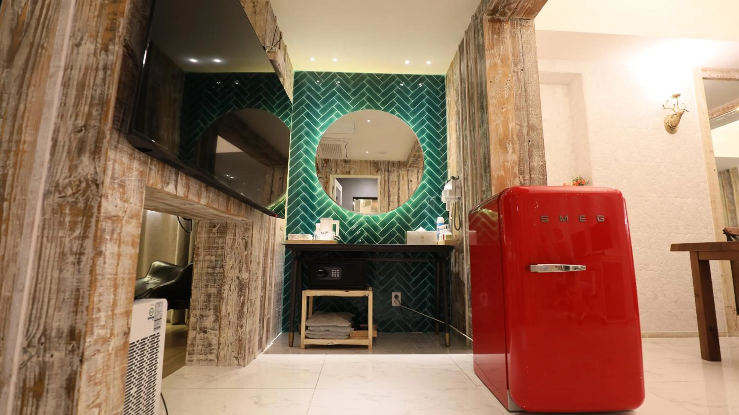 February Hotel SeongSeo