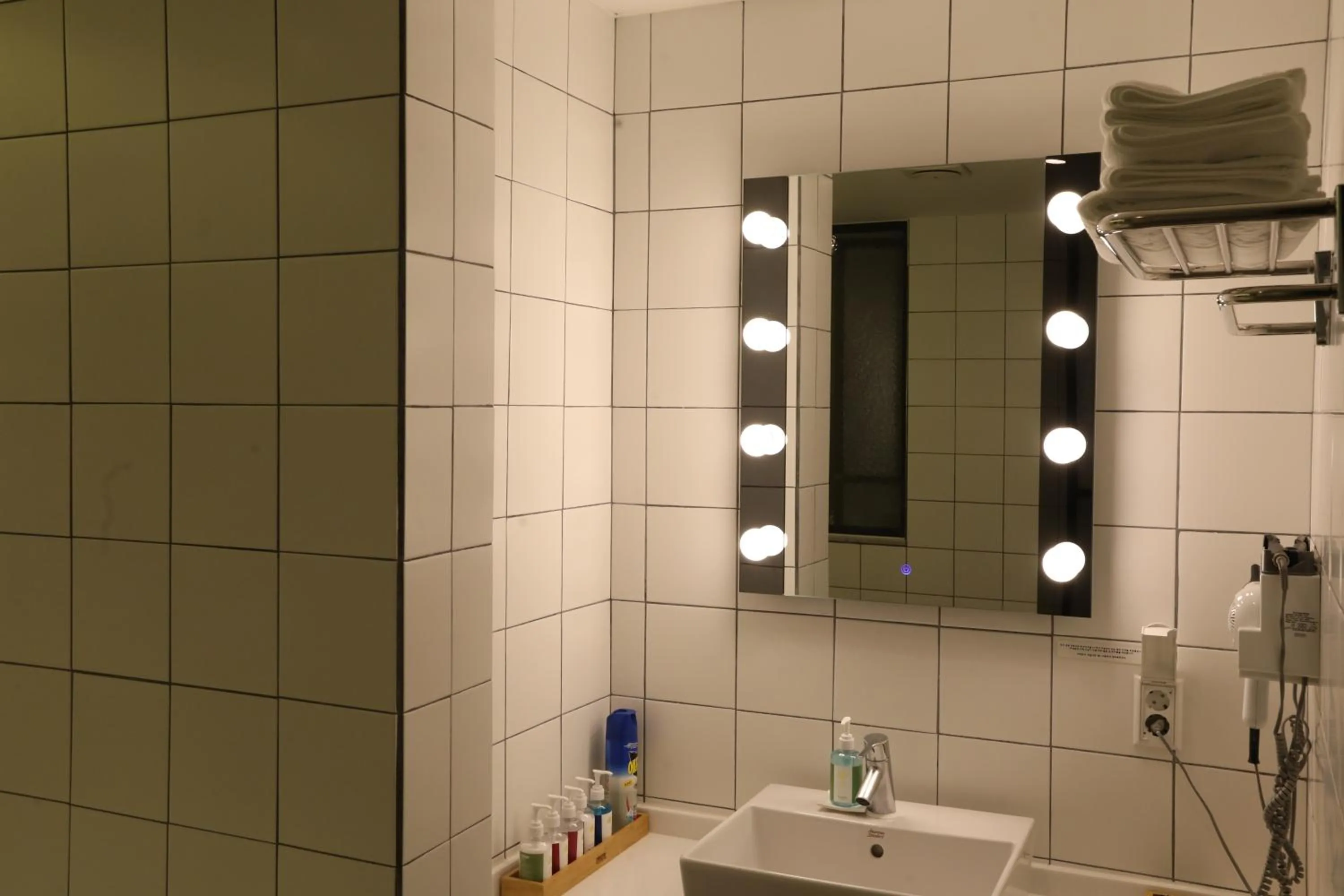 February Hotel SeongSeo