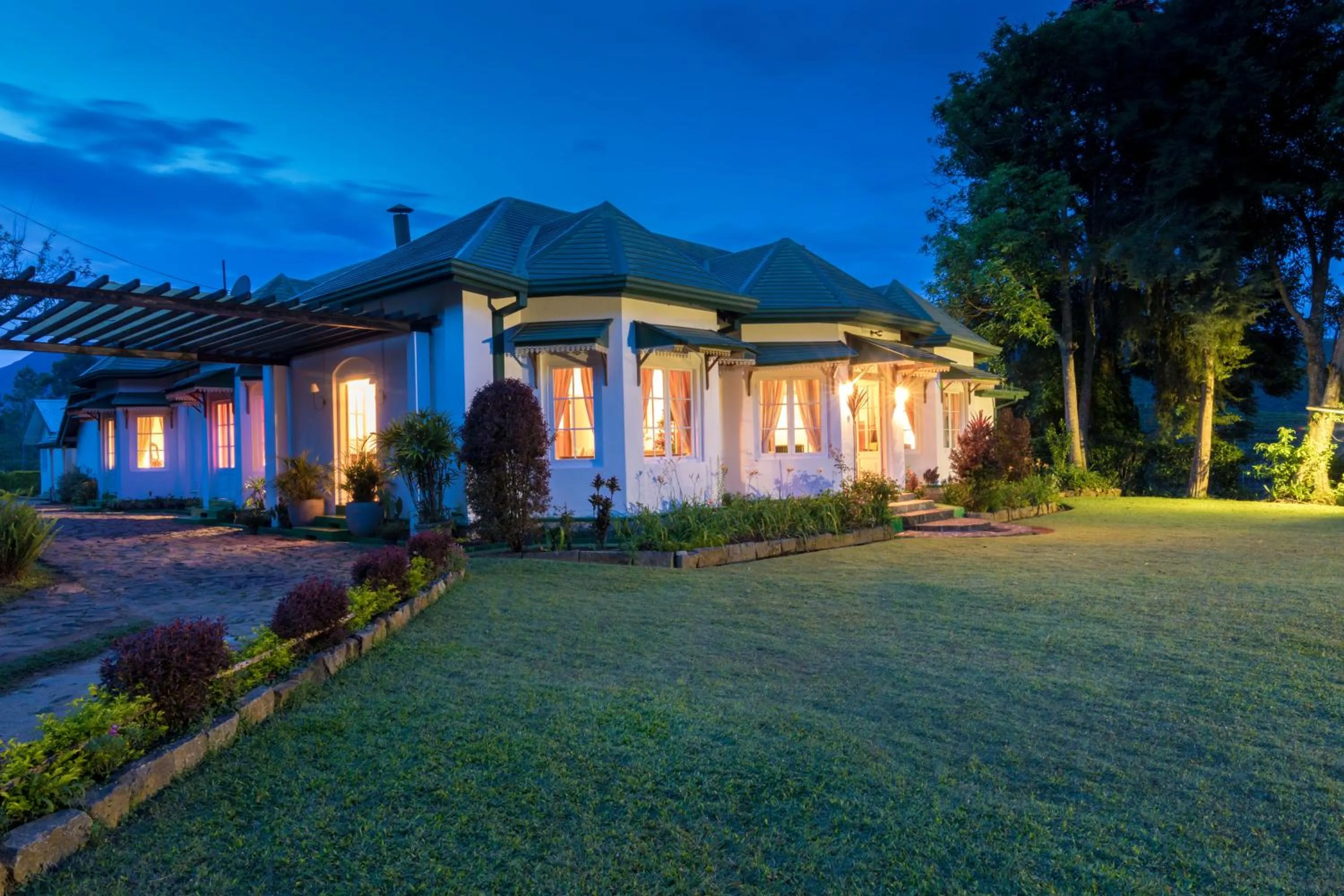 Double Room with Private Bathroom - single occupancy in Iona Bungalow by Lalan Leisure