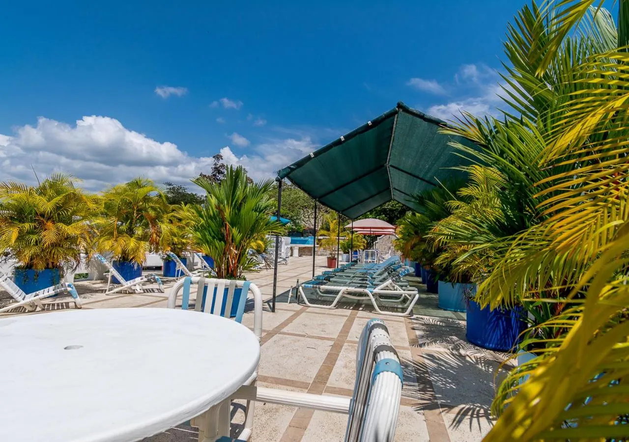 Swimming pool in Hotel Le Priss