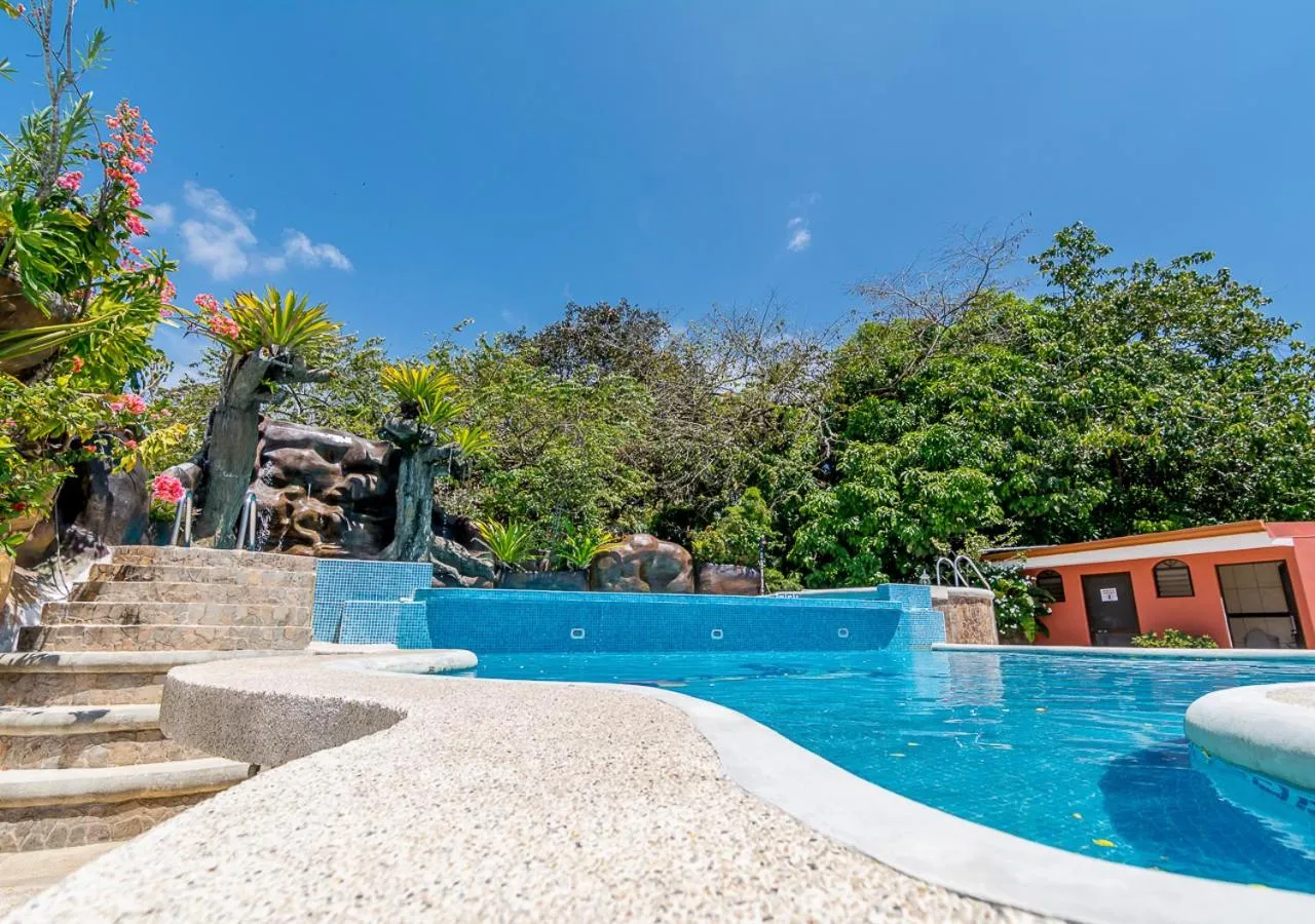 Swimming pool in Hotel Le Priss
