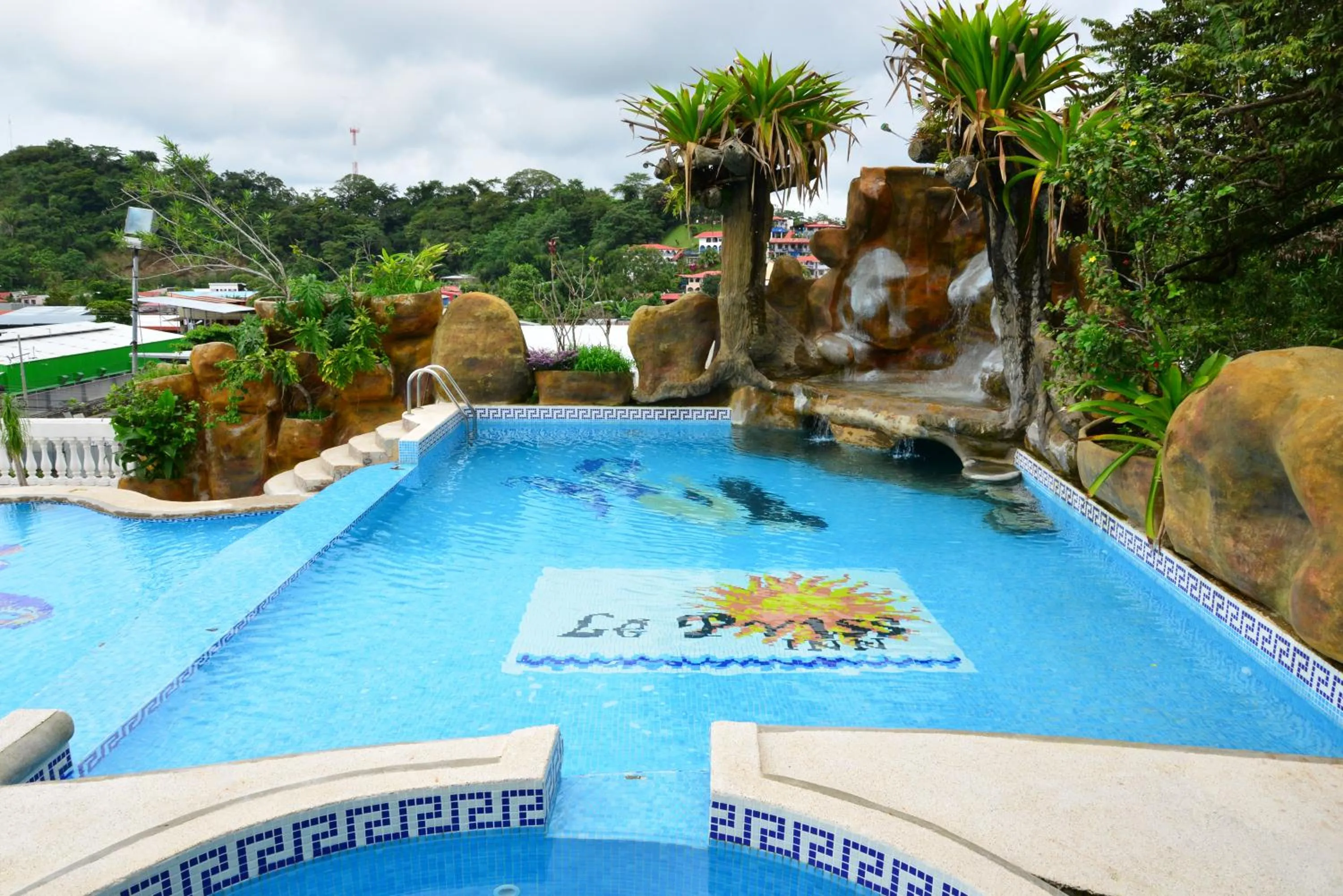 Swimming pool in Hotel Le Priss