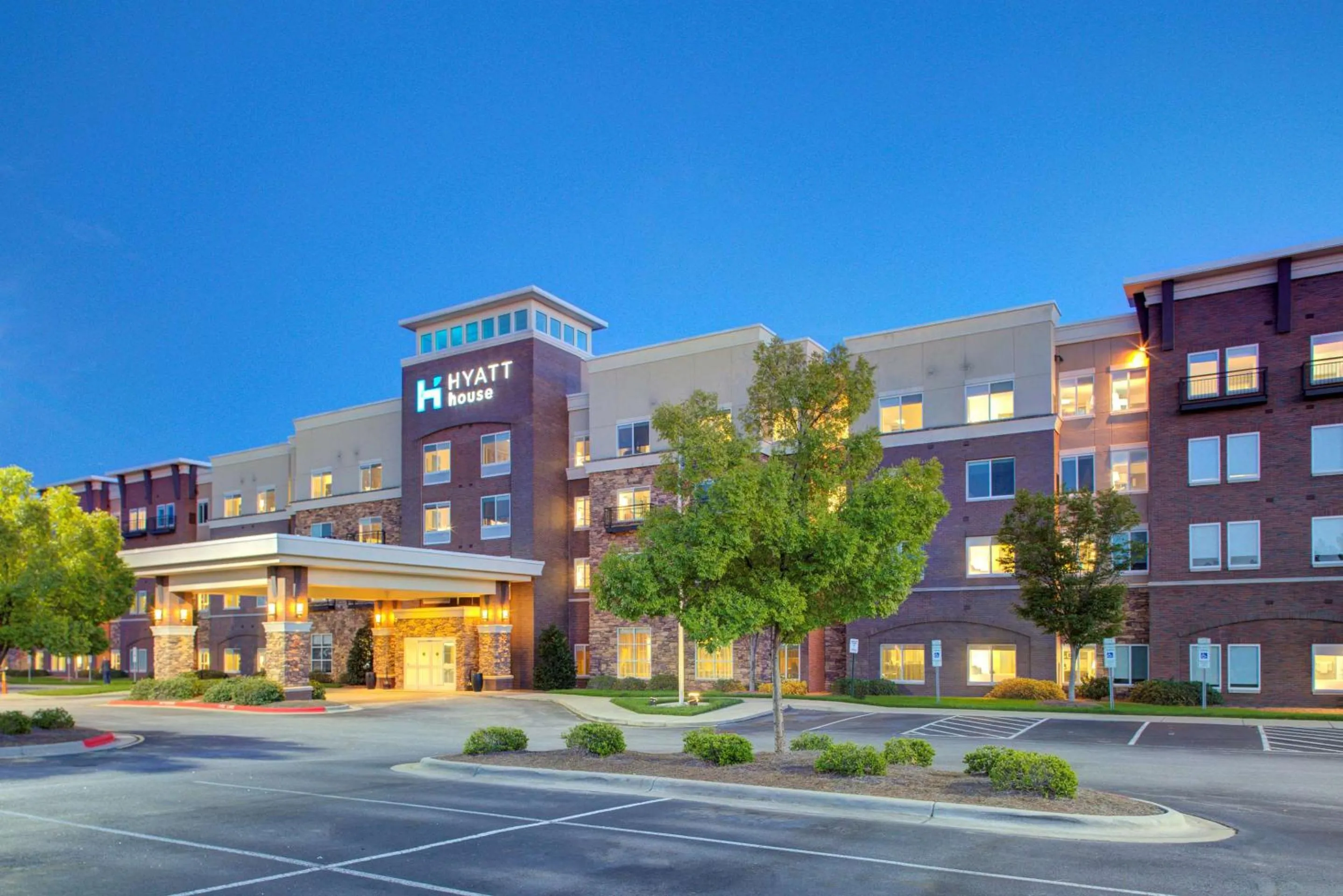 Property building in Hyatt House Raleigh Durham Airport