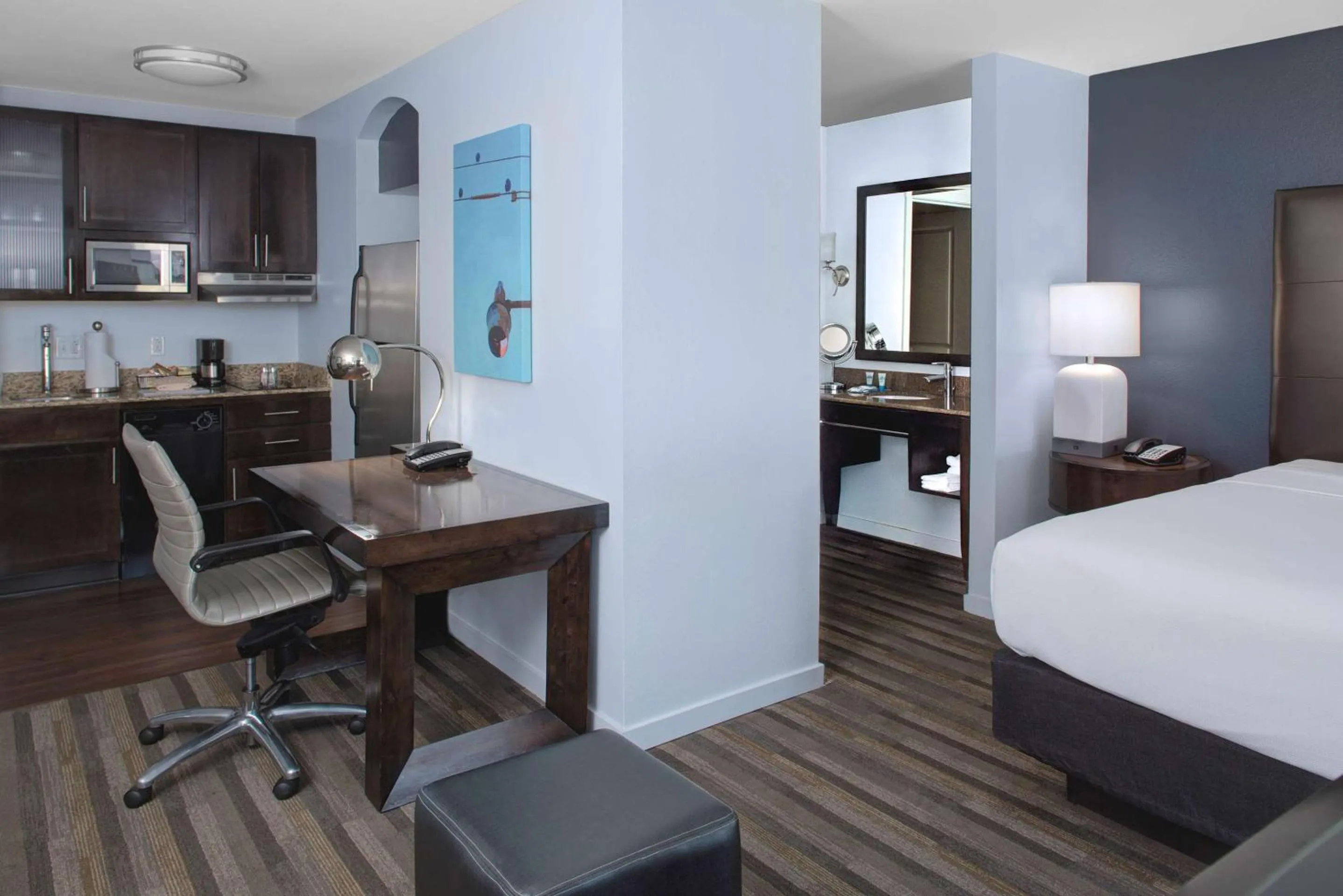 Photo of the whole room, Bed in Hyatt House Raleigh Durham Airport