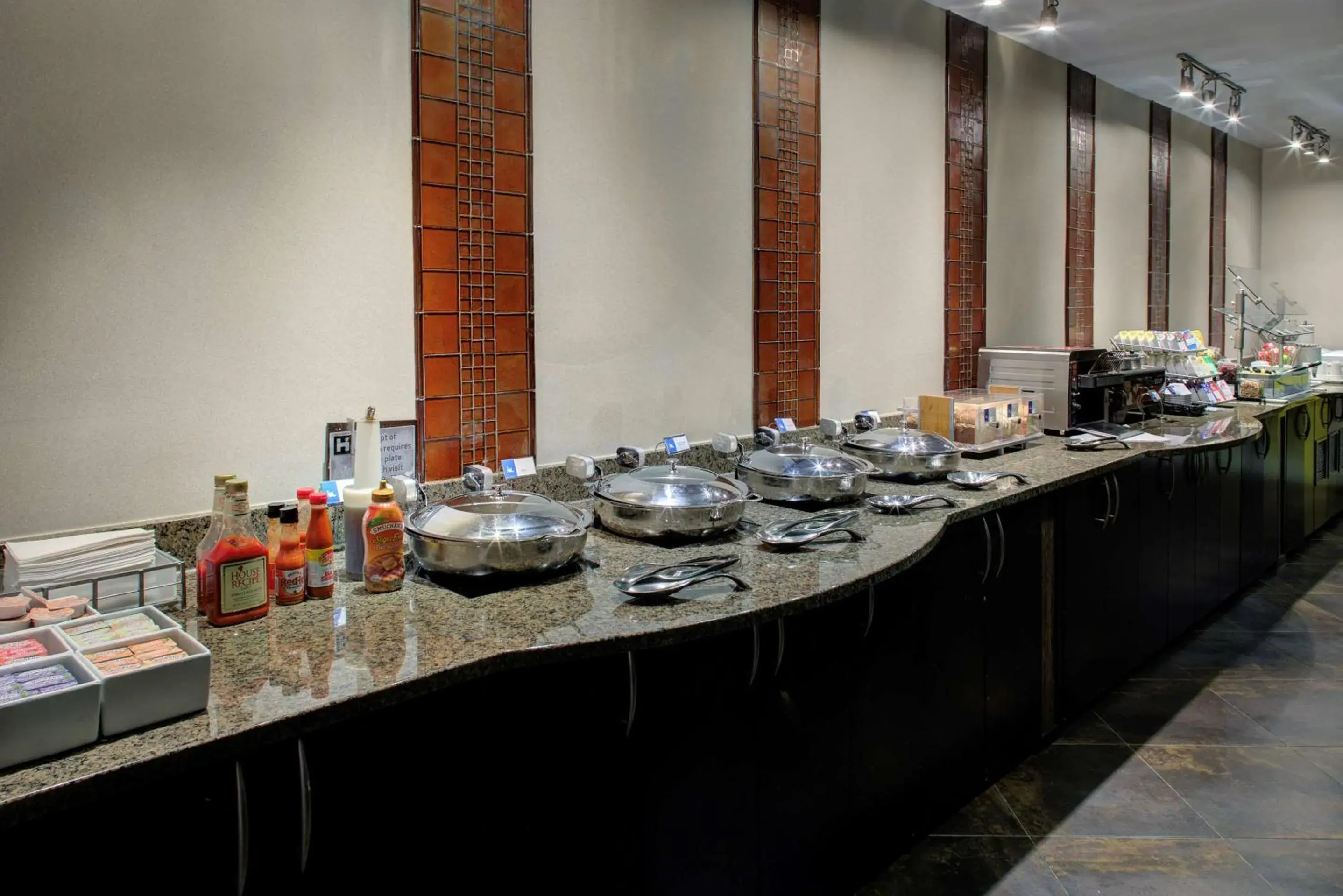 Restaurant/places to eat in Hyatt House Raleigh Durham Airport Restaurant/places to eat in Hyatt House Raleigh Durham Airport