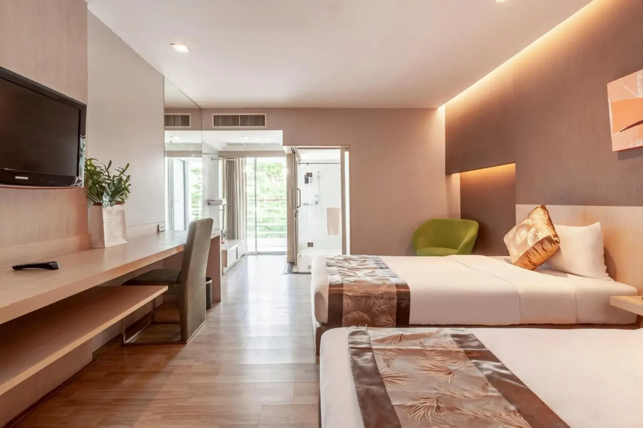 Photo of the whole room, Bed in Hi Hotel Photo of the whole room, Bed in Hi Hotel