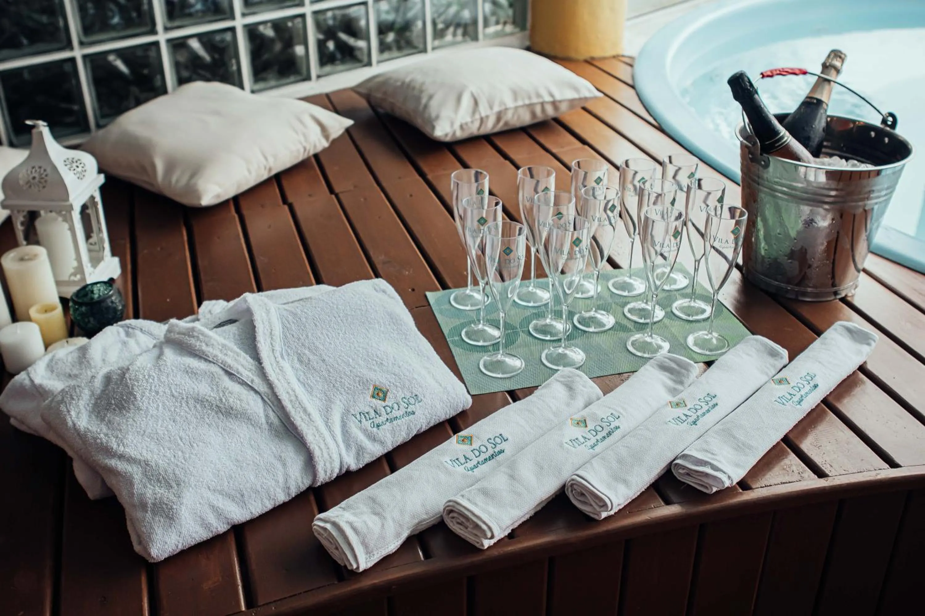 Hot Tub in Residencial Vila do Sol, Apartamentos com pé na areia