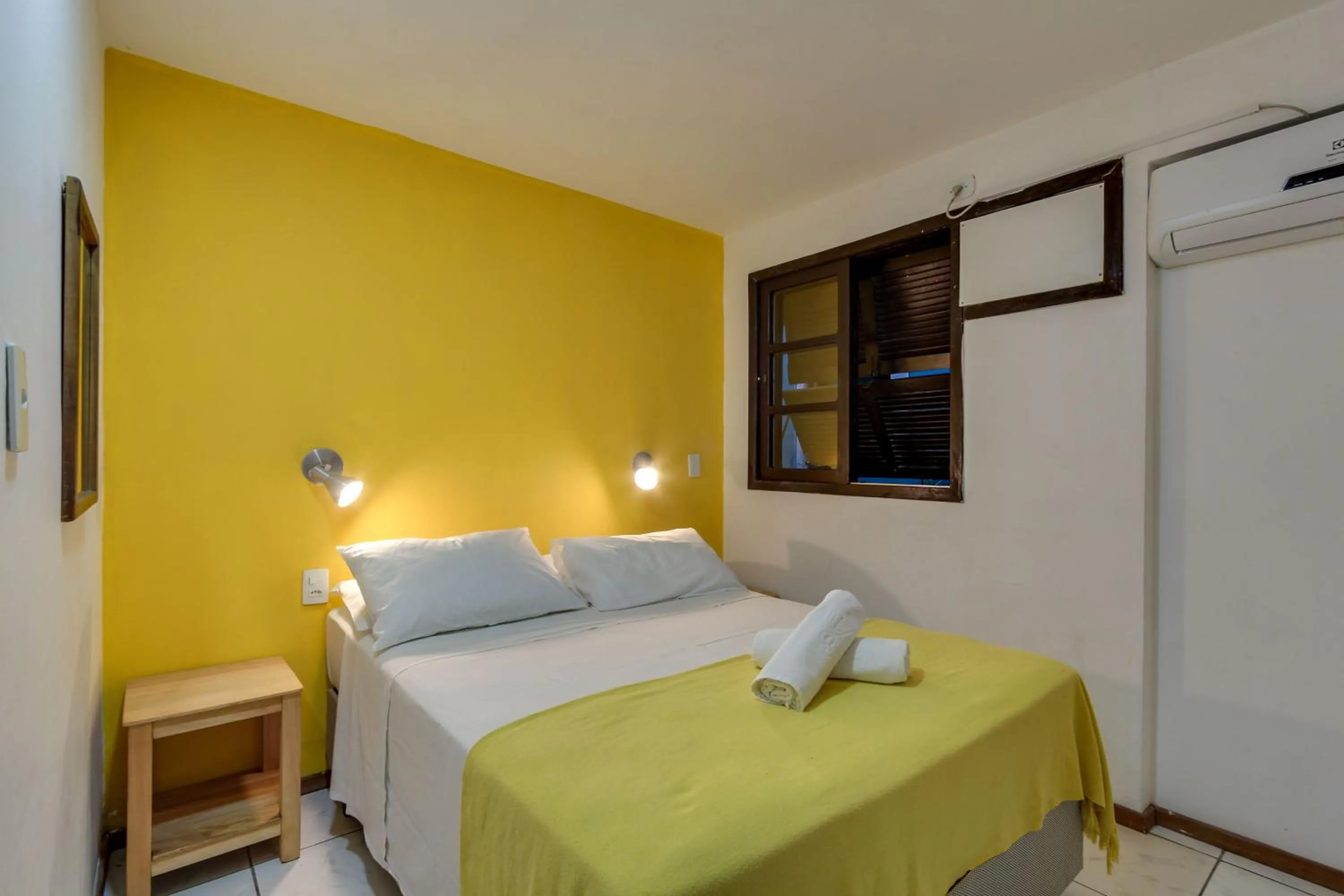 Bed in Residencial Vila do Sol, Apartamentos com pé na areia