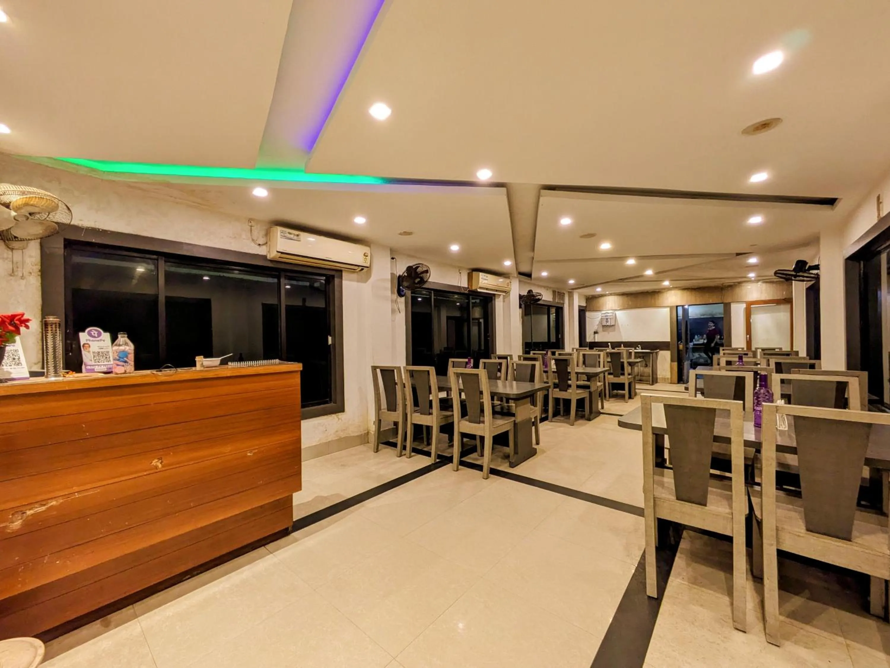 Restaurant/places to eat in HOTEL SUN CITY