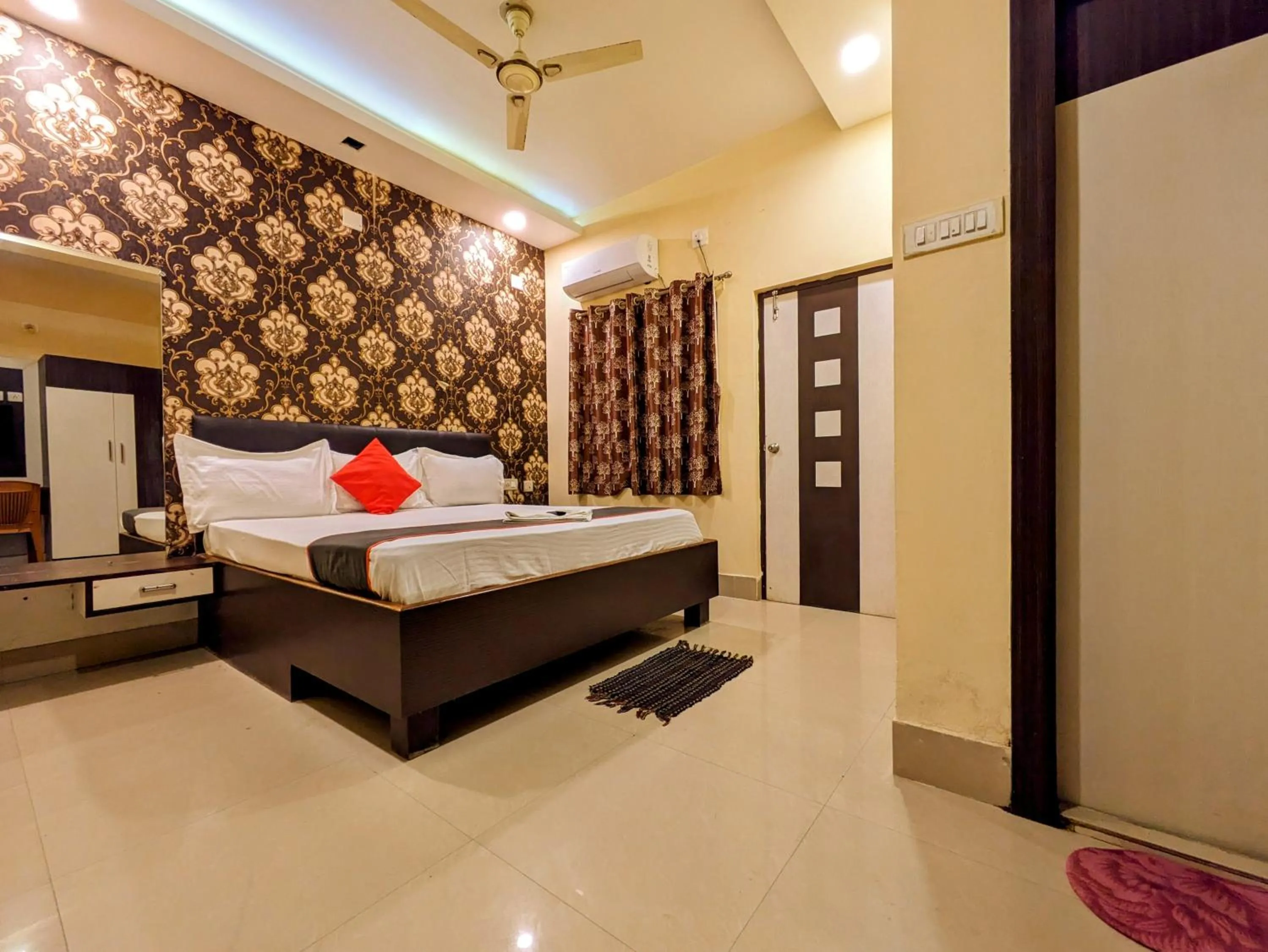 Bed in HOTEL SUN CITY