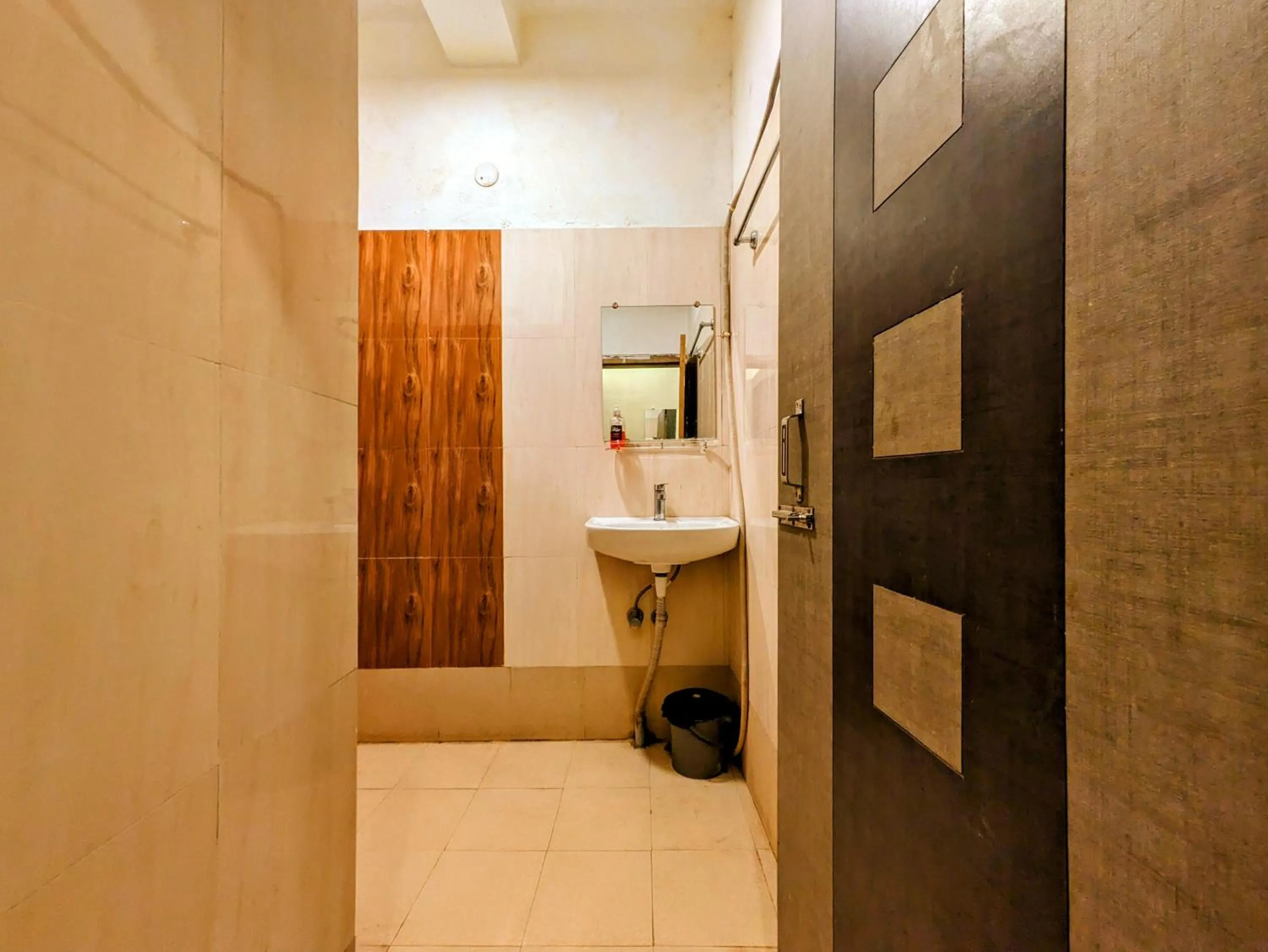 Shower in HOTEL SUN CITY