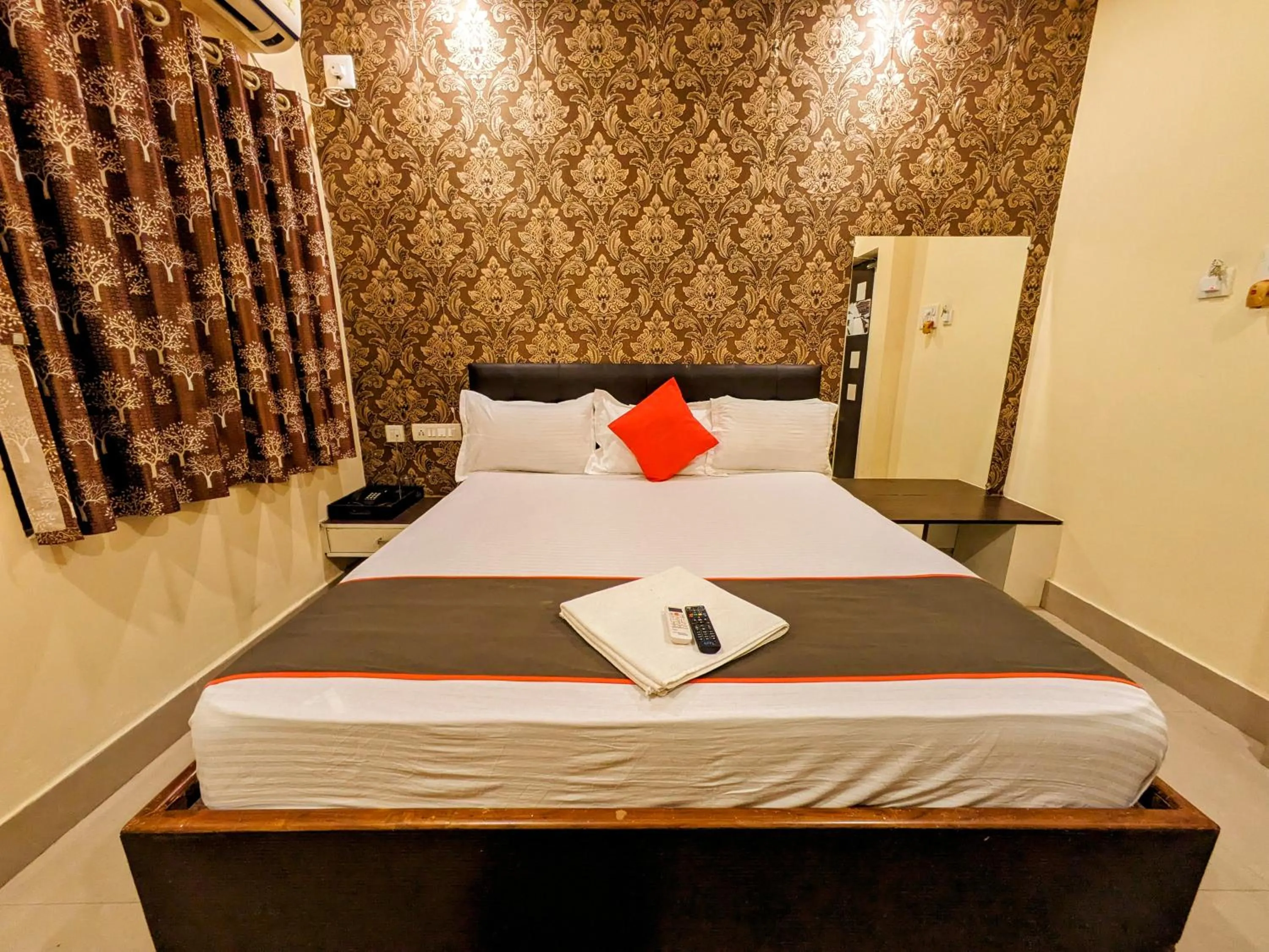 Bed in HOTEL SUN CITY