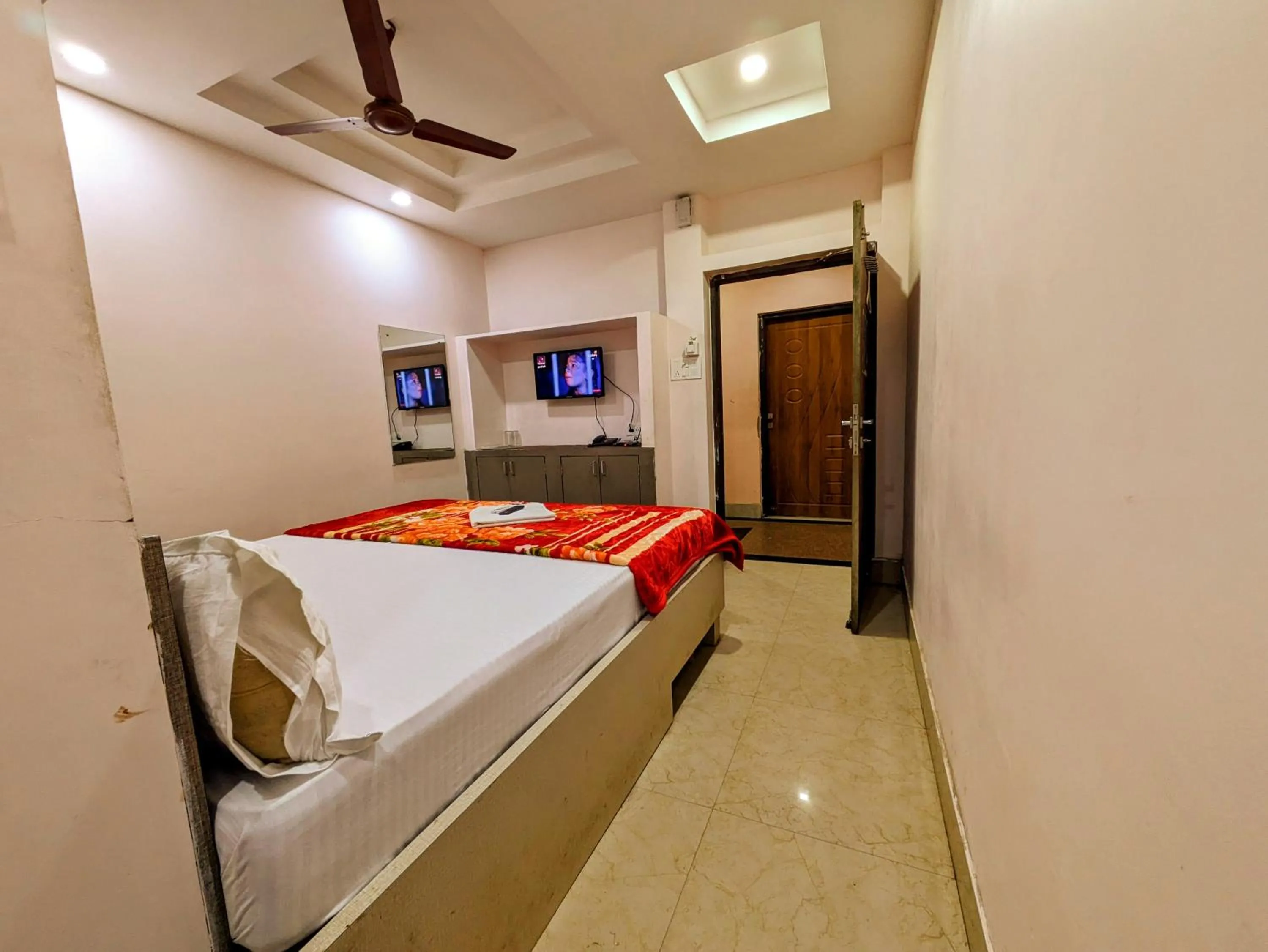 Bed in HOTEL SUN CITY