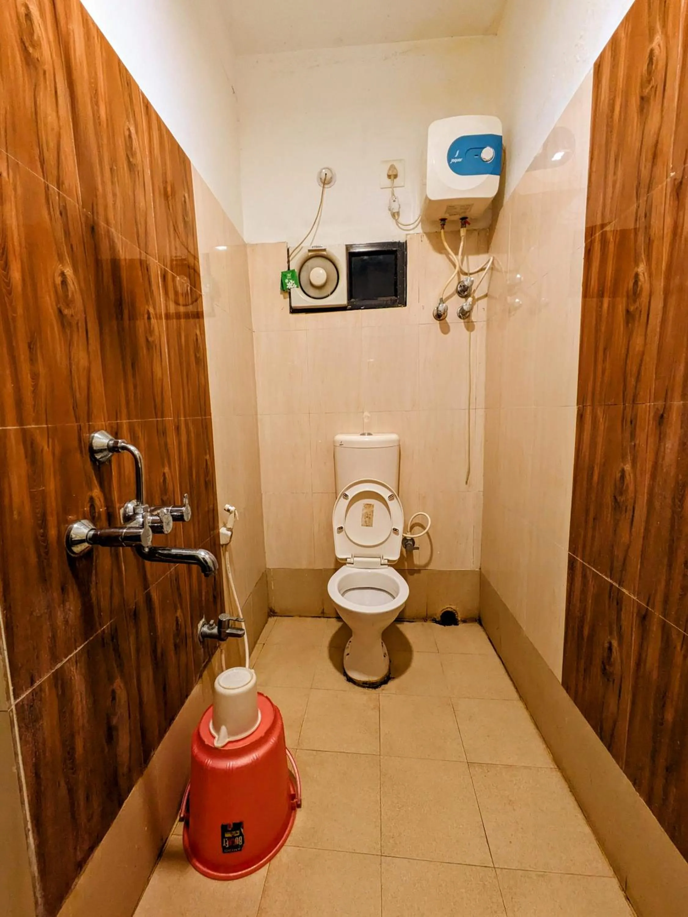 Shower in HOTEL SUN CITY
