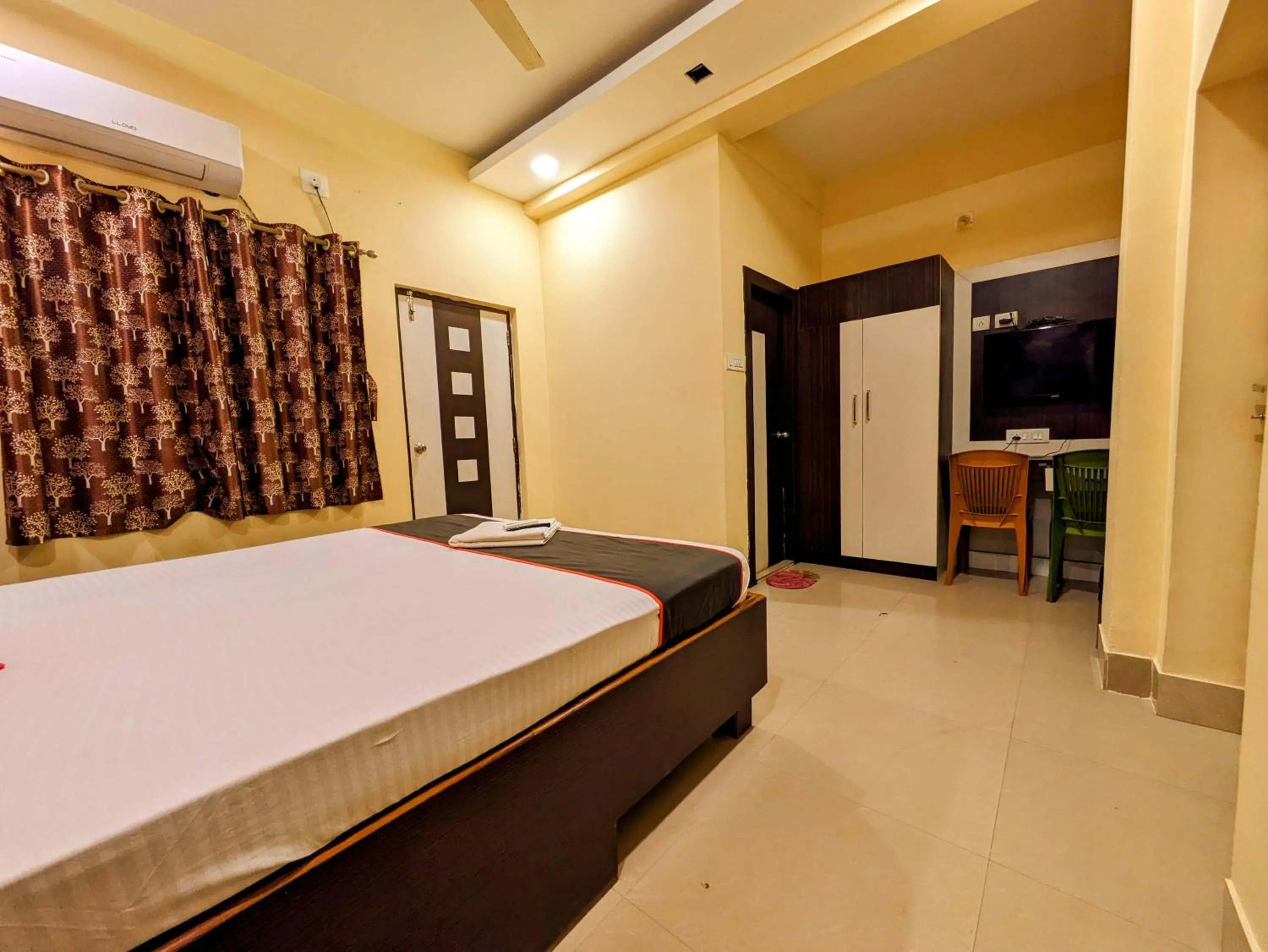 Bed in HOTEL SUN CITY