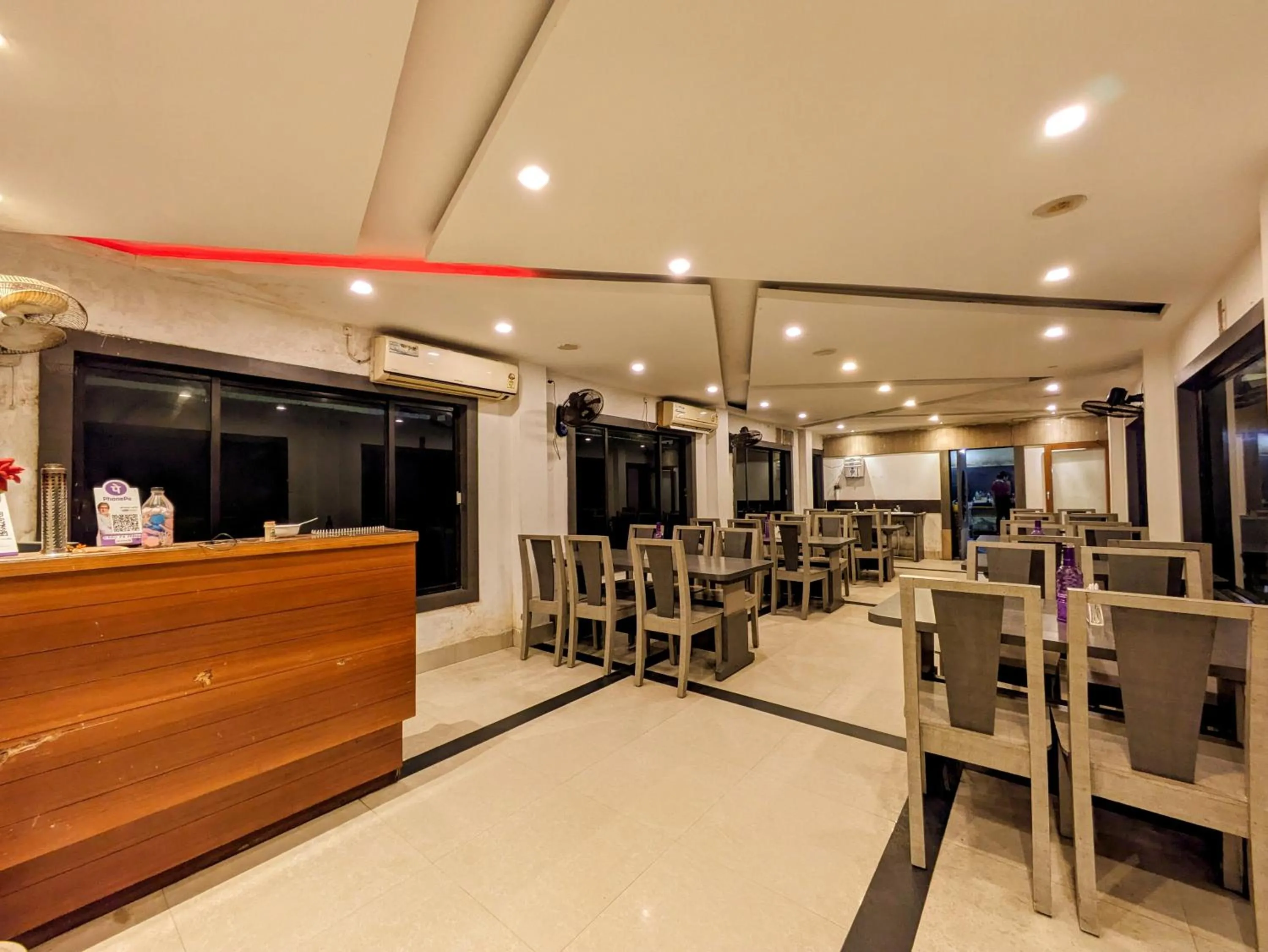 Restaurant/places to eat in HOTEL SUN CITY