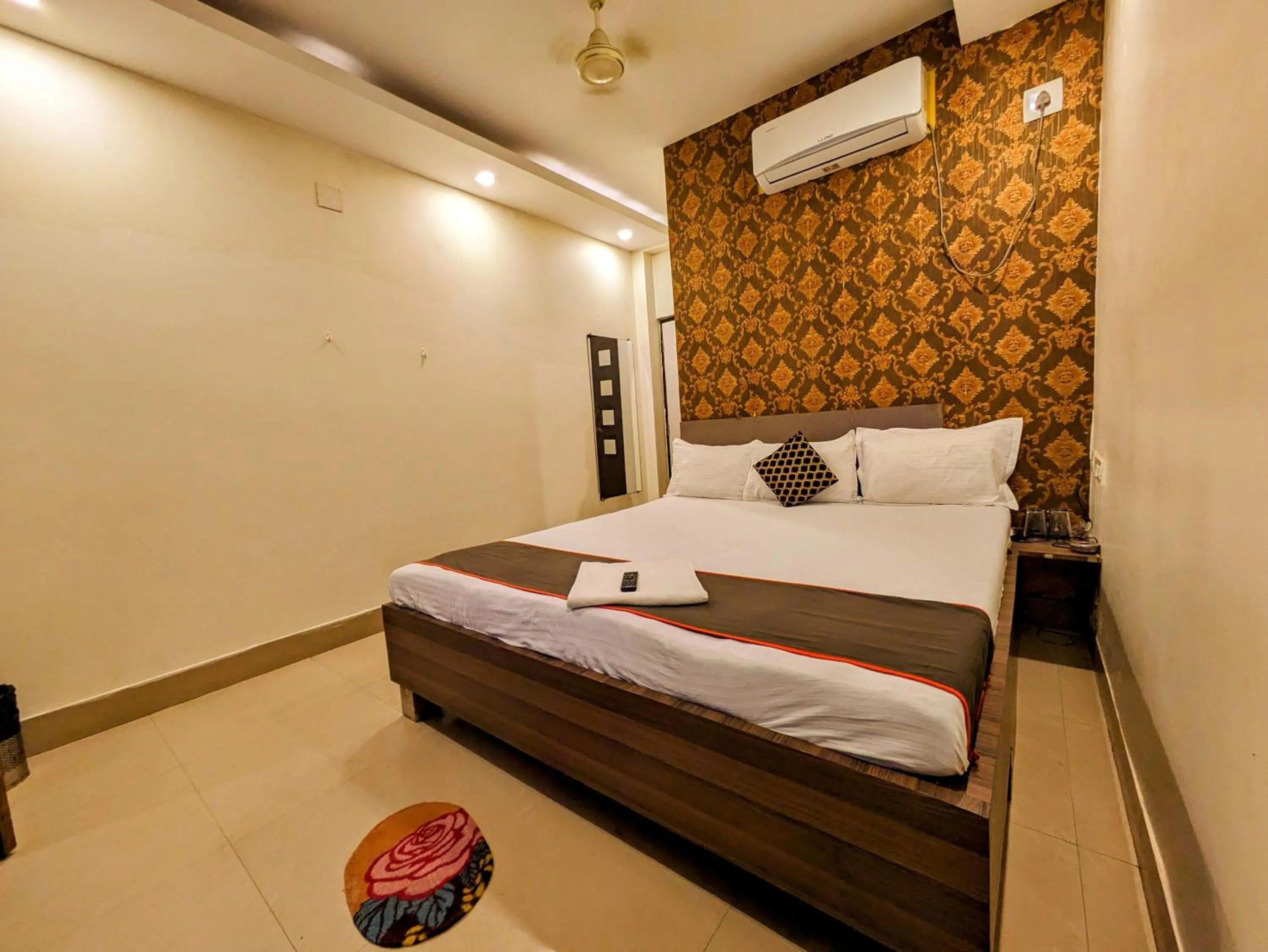 Bed in HOTEL SUN CITY