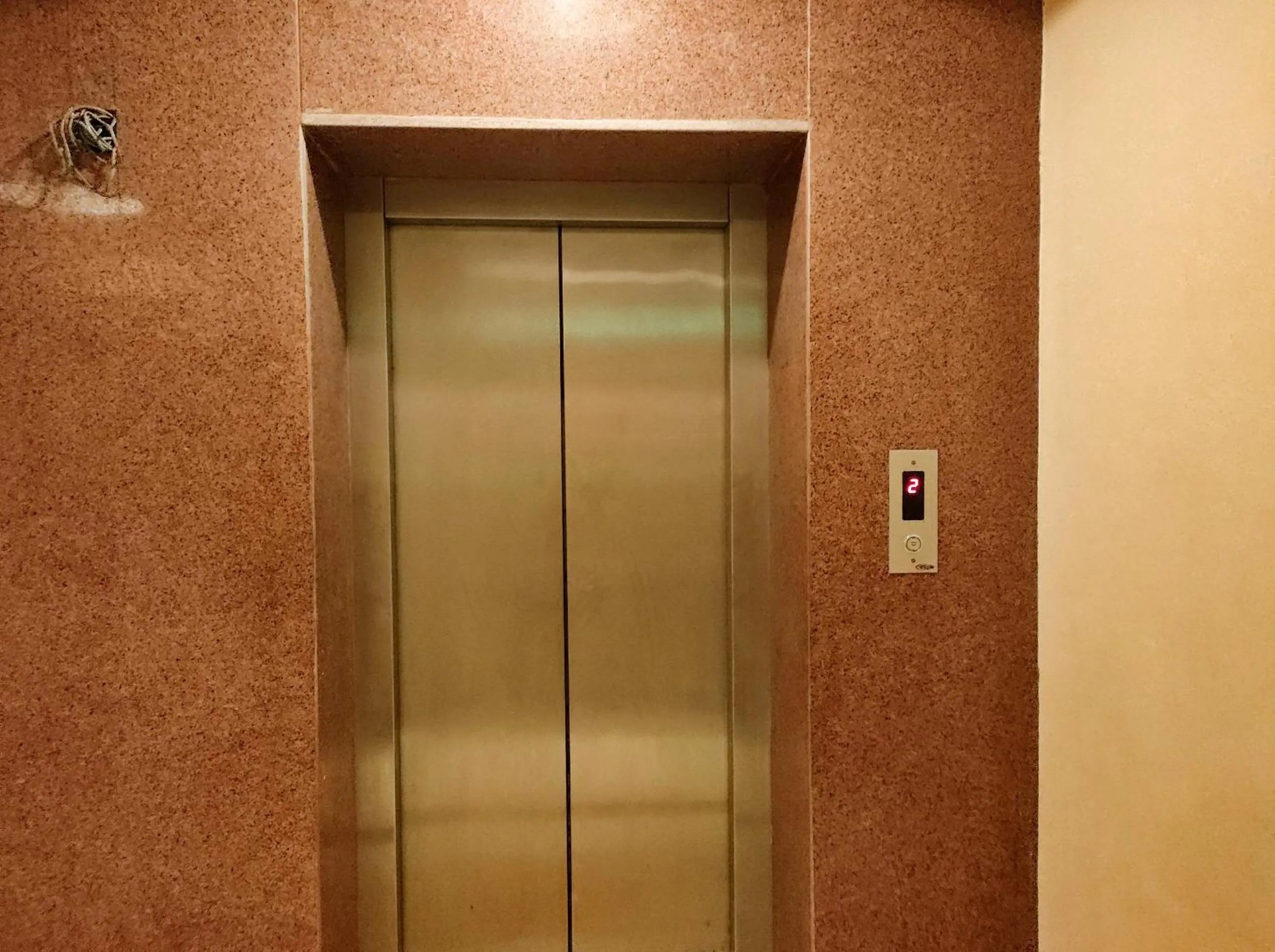 elevator in HOTEL SUN CITY