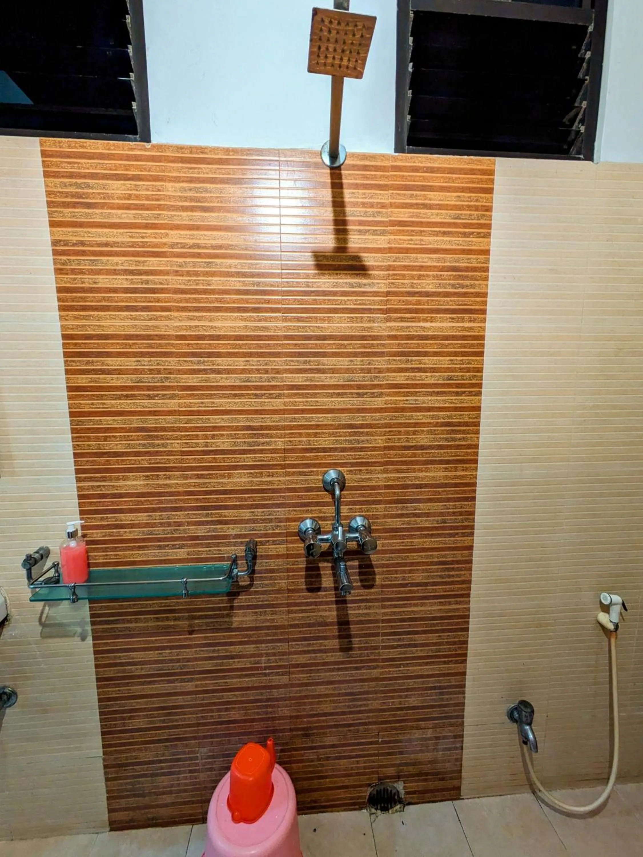 Shower in HOTEL SUN CITY