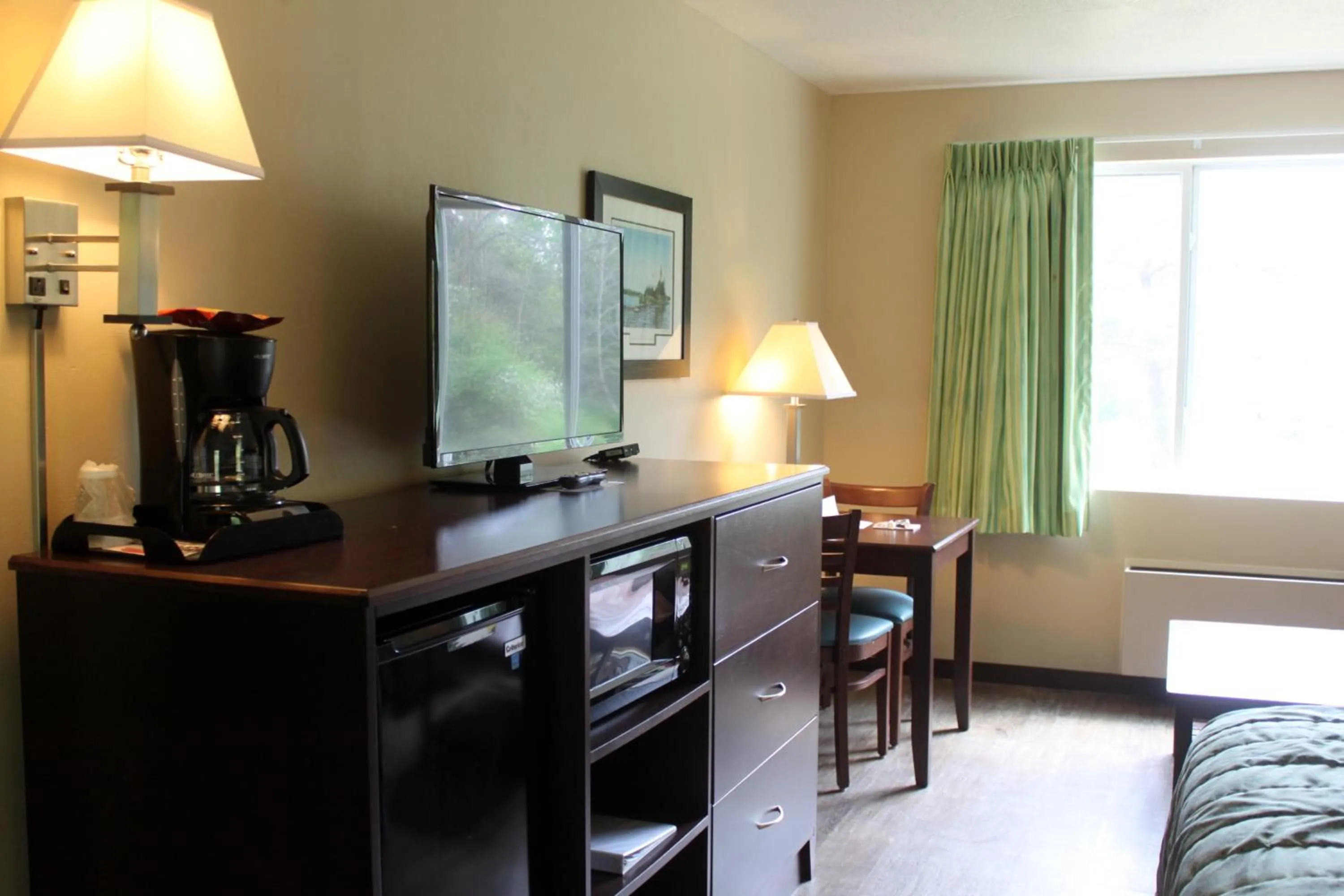 TV and multimedia in Parkwood Lodge