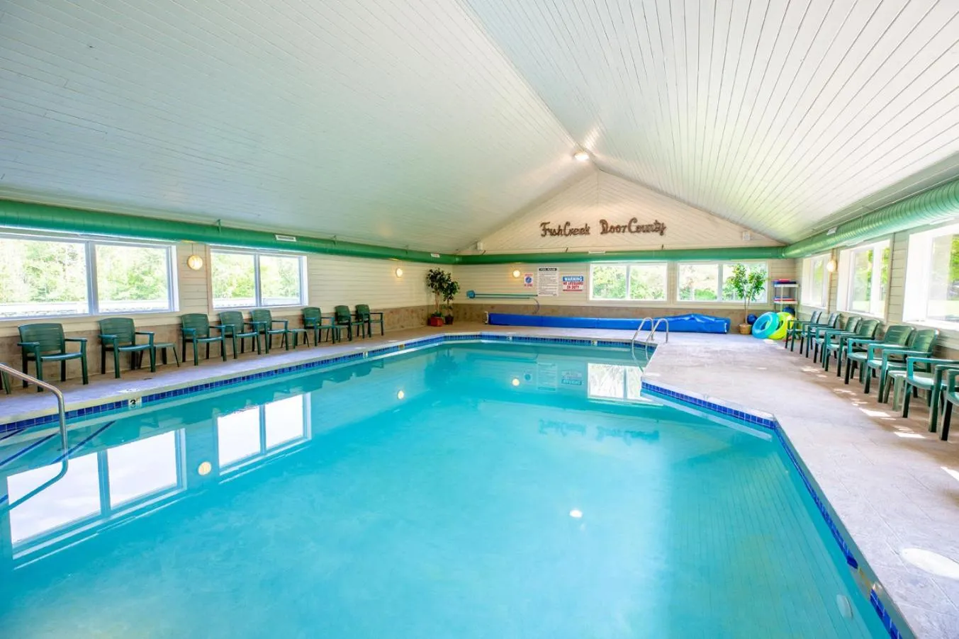 Swimming pool in Parkwood Lodge