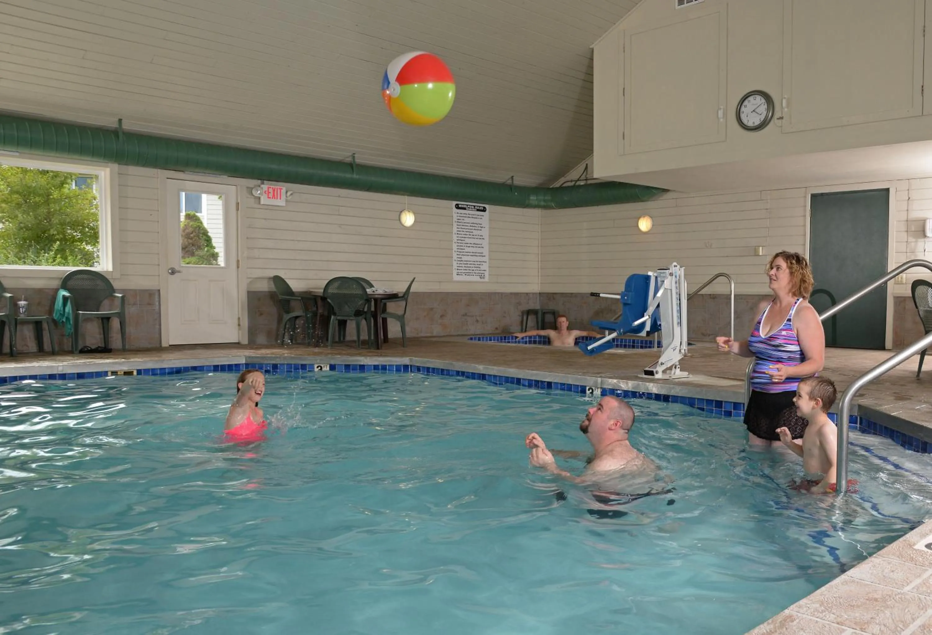 Swimming pool in Parkwood Lodge