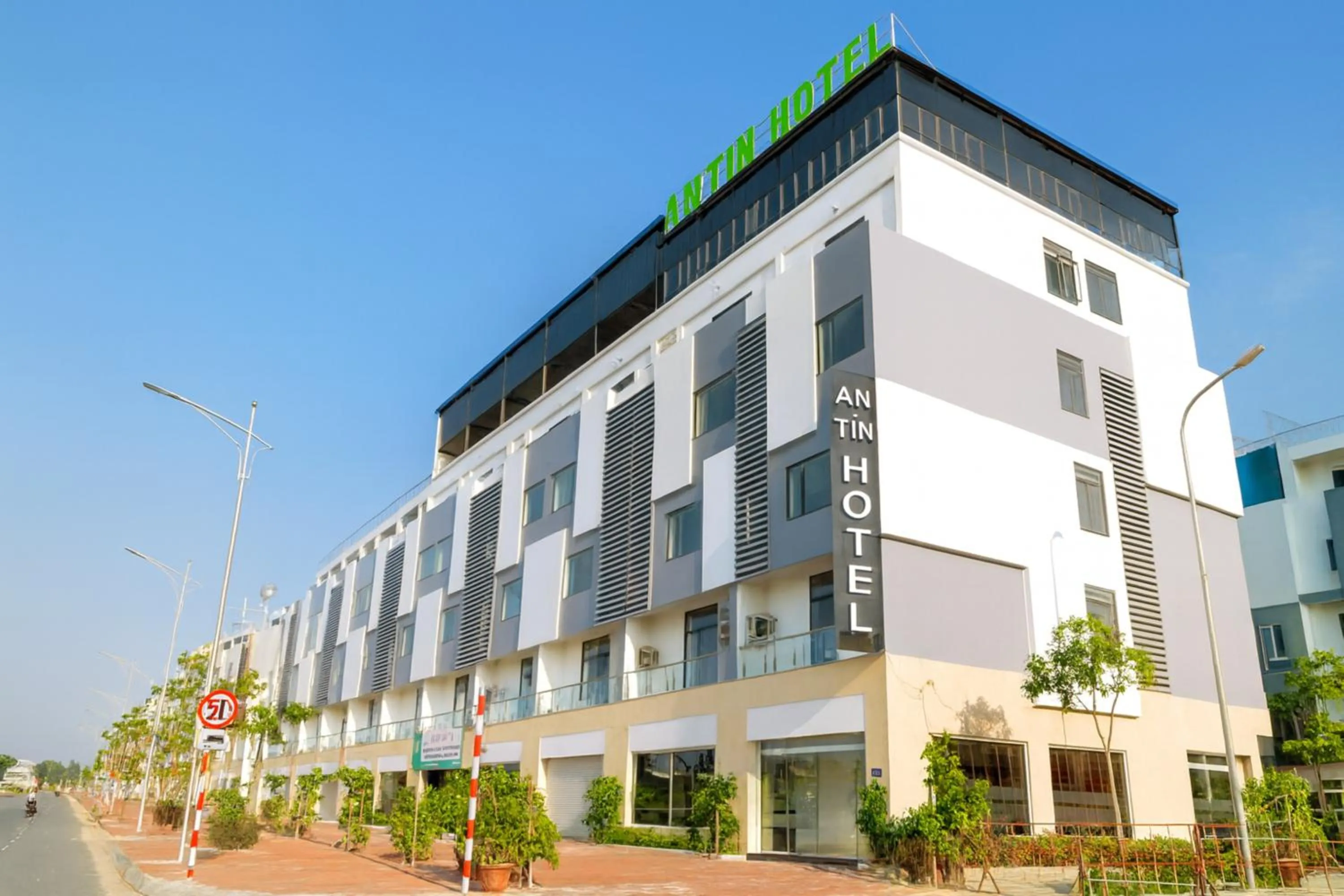 Property building in An Tín Hotel