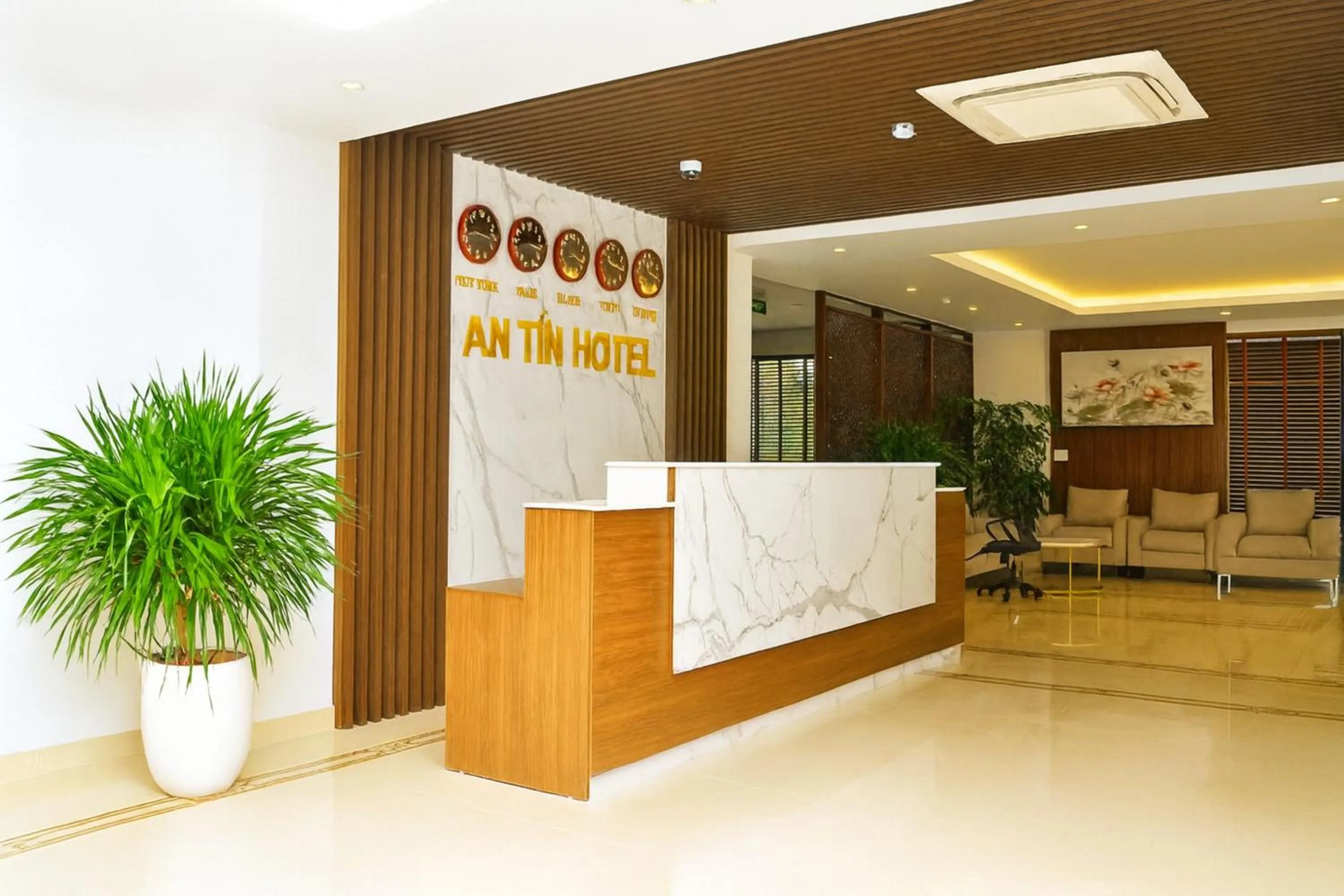 Lobby or reception in An Tín Hotel