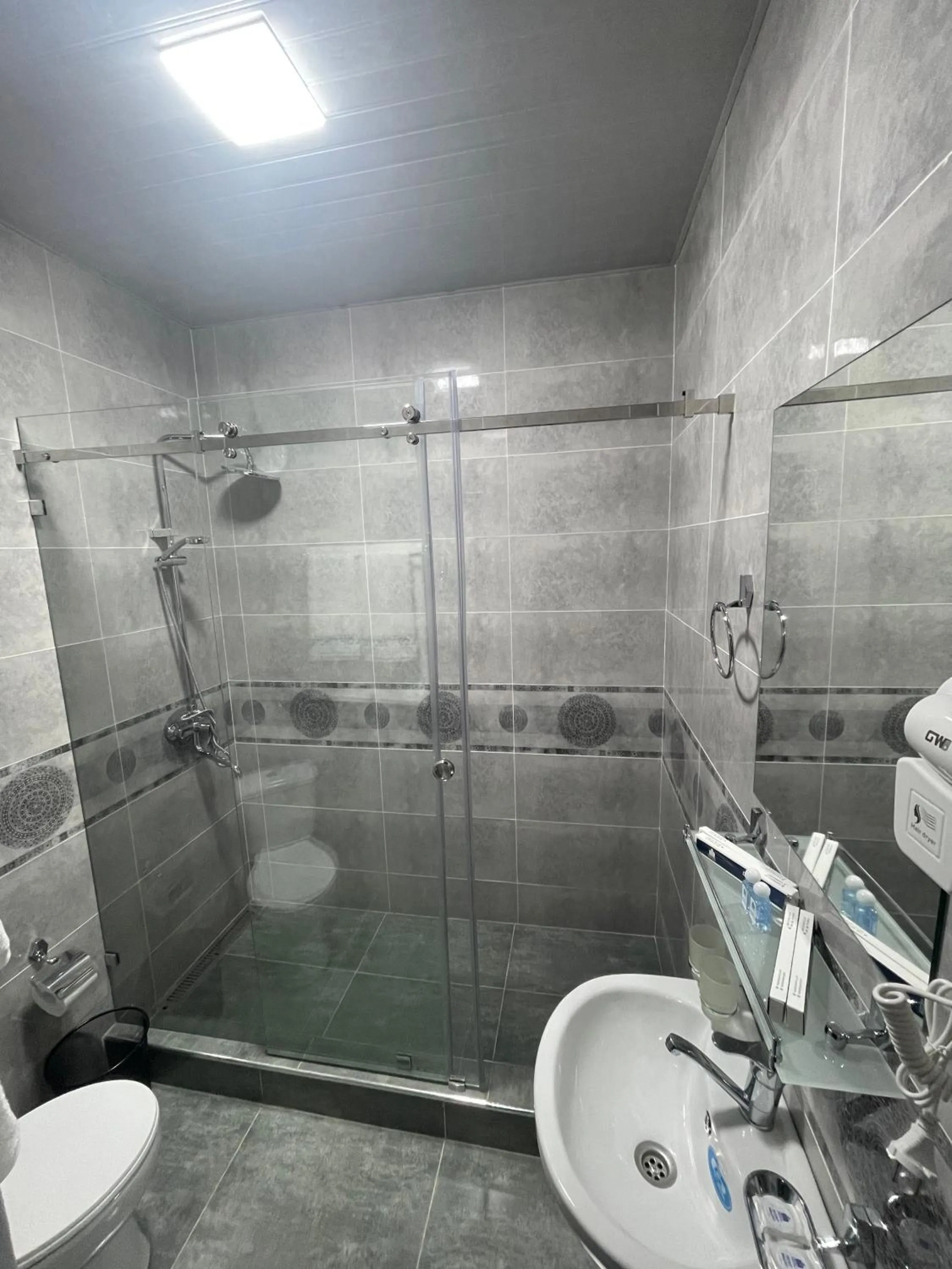 Shower in Loft Hotel