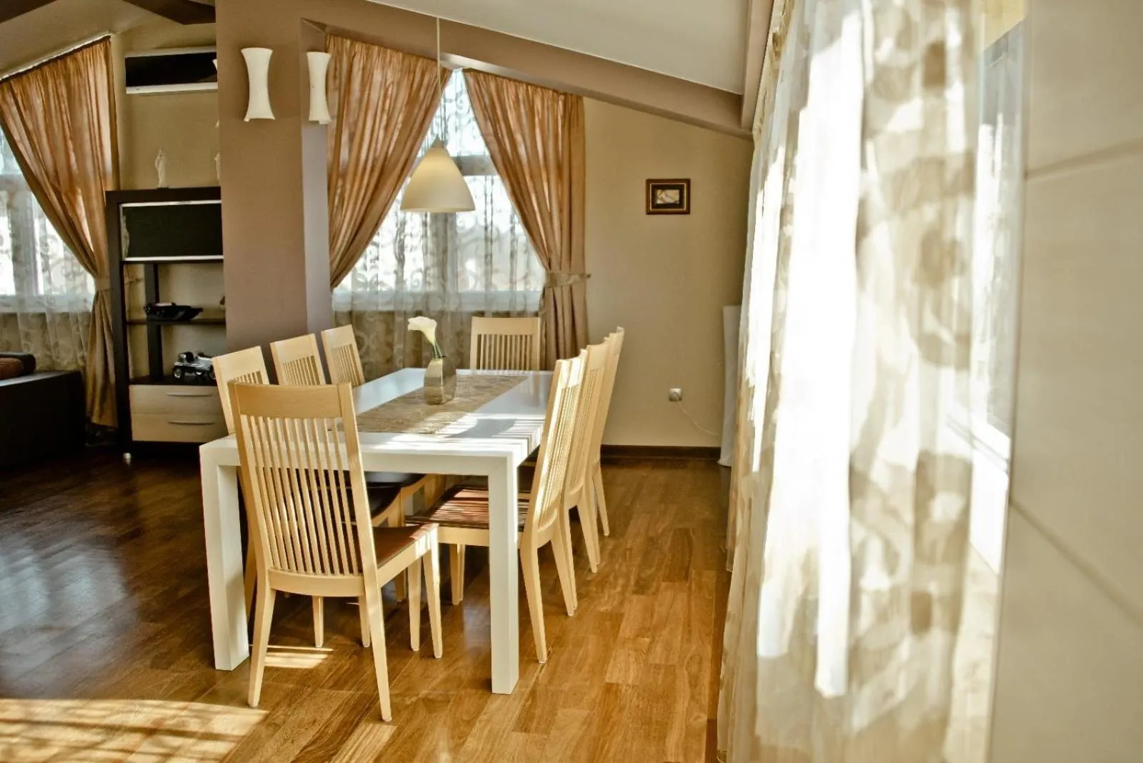 Apartment St James
